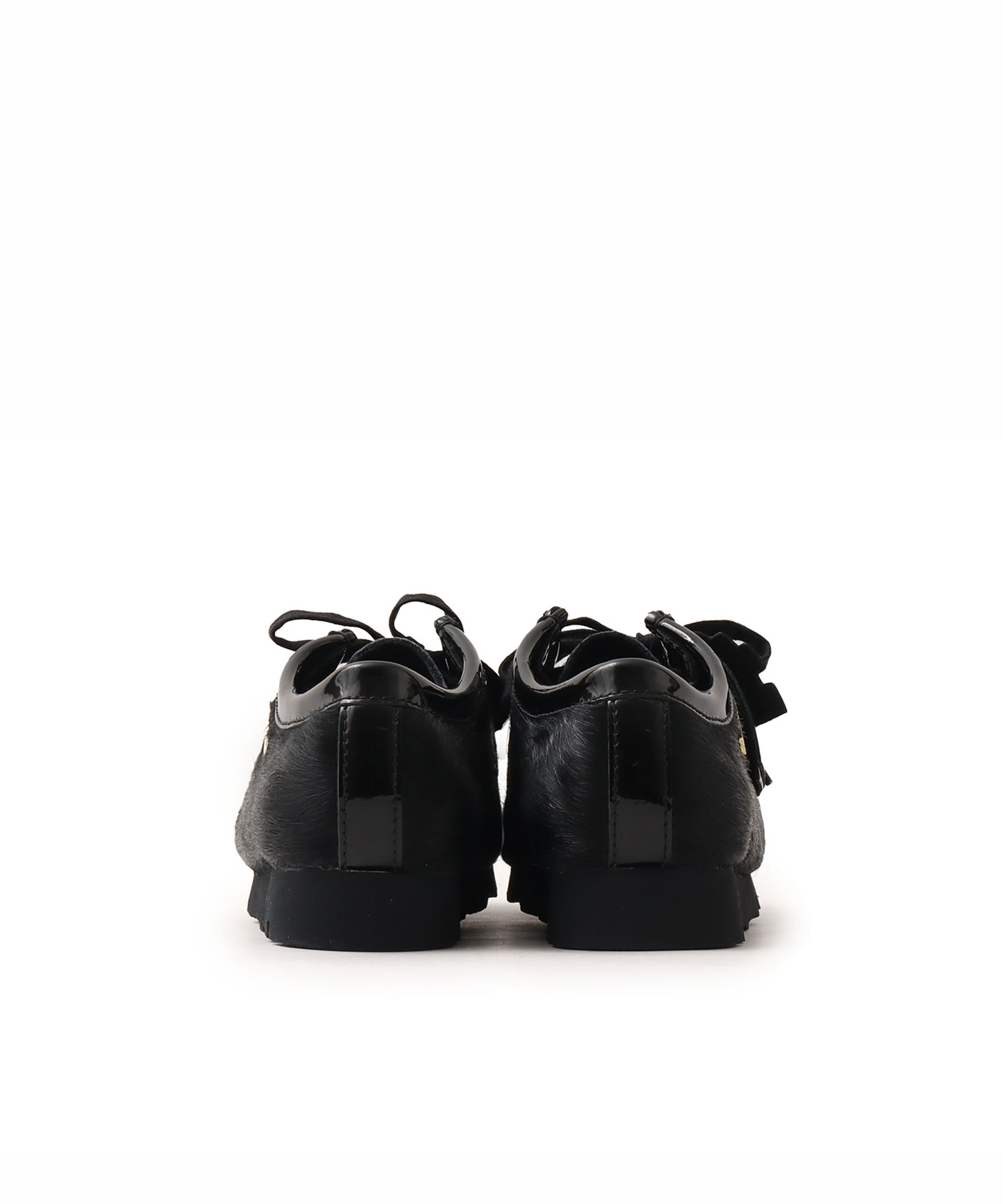 〈Clarks Originals〉x〈atmos〉x〈BlackEyePatch〉によるトリプルコラボWallabeeが発売 main-31