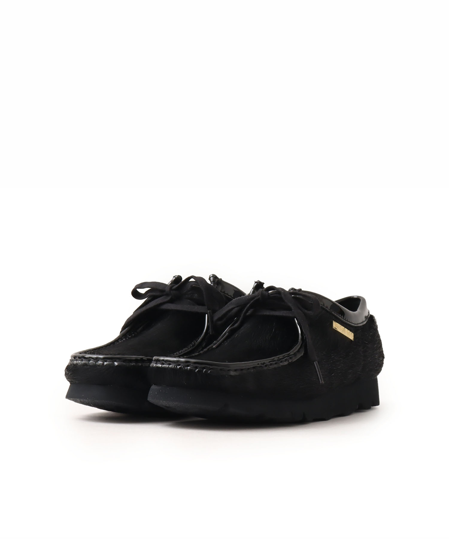 〈Clarks Originals〉x〈atmos〉x〈BlackEyePatch〉によるトリプルコラボWallabeeが発売 sub2-13