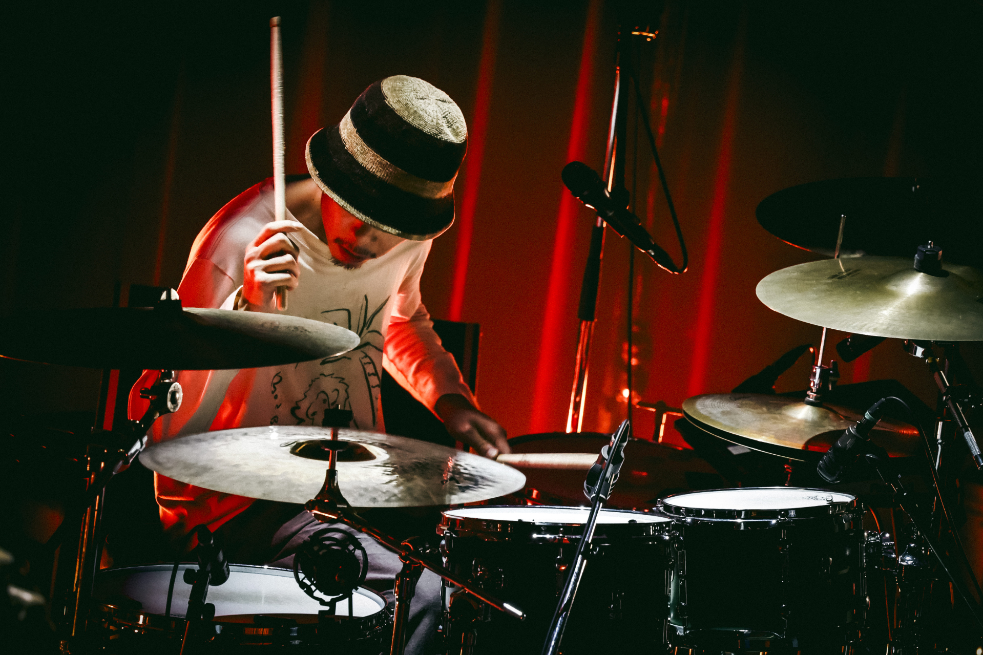 LIVE REPORT：Suchmos Asia Tour Sunburst 2025 横浜アリーナ・フジロック・Zepp Hanedaを経て 辿り着いたSuchmosというバンドの現在地 T7A5431a