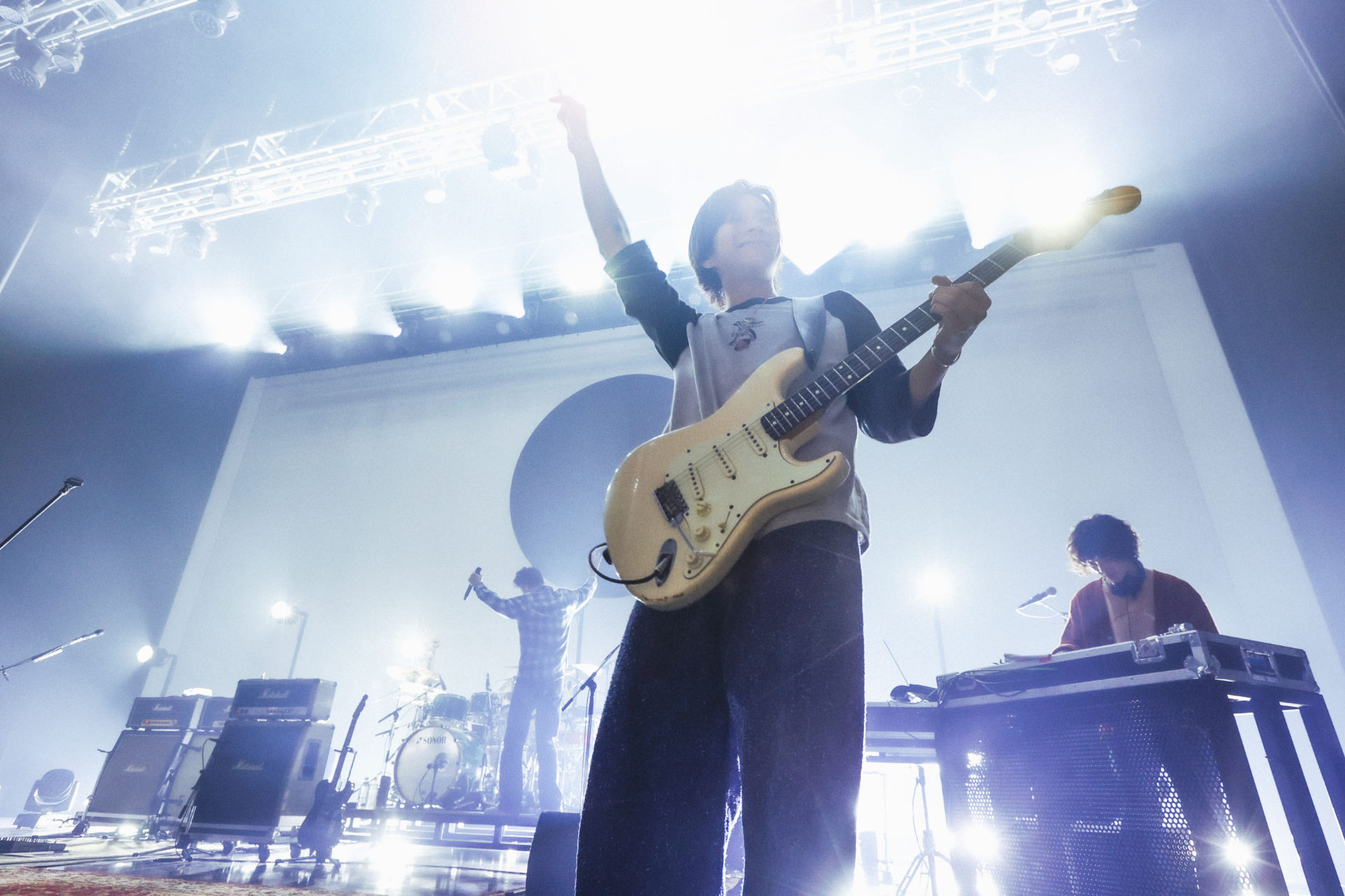 LIVE REPORT：Suchmos Asia Tour Sunburst 2025 横浜アリーナ・フジロック・Zepp Hanedaを経て 辿り着いたSuchmosというバンドの現在地 Z0A7696a