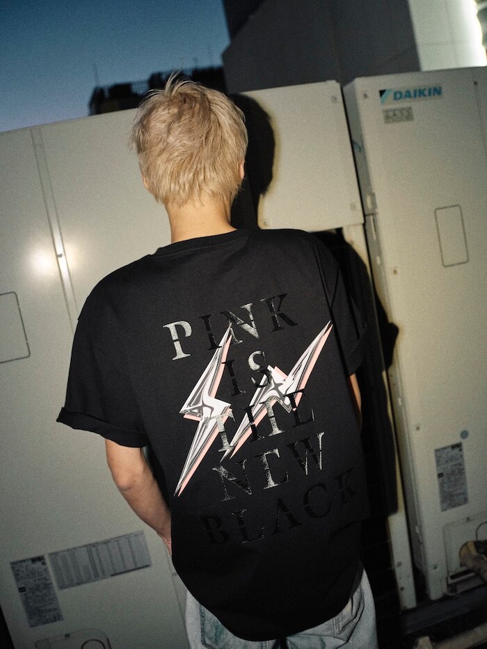 BLACKPINKが藤原ヒロシ主宰の〈fragment design〉とのコラボグッズを発売 a8e2c4f75fb1d0c46429eb00402e0bdc6c922d2c_6946edffa88ef