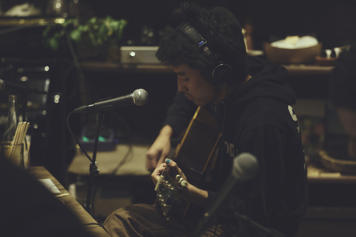 野村訓市による“年越し特番”が今年も放送 | ハナレグミ、奇妙礼太郎、安部勇磨、HIMIの豪華4名がゲストとして登場 sub4-14