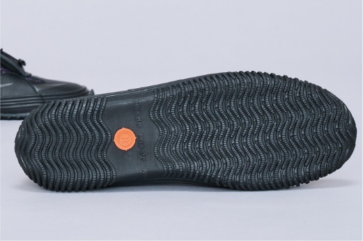 広島県府中市のスニーカーメーカー〈SPINGLE〉が『攻殻機動隊SAC_2045』とのコラボレーションを発表 sub3-19