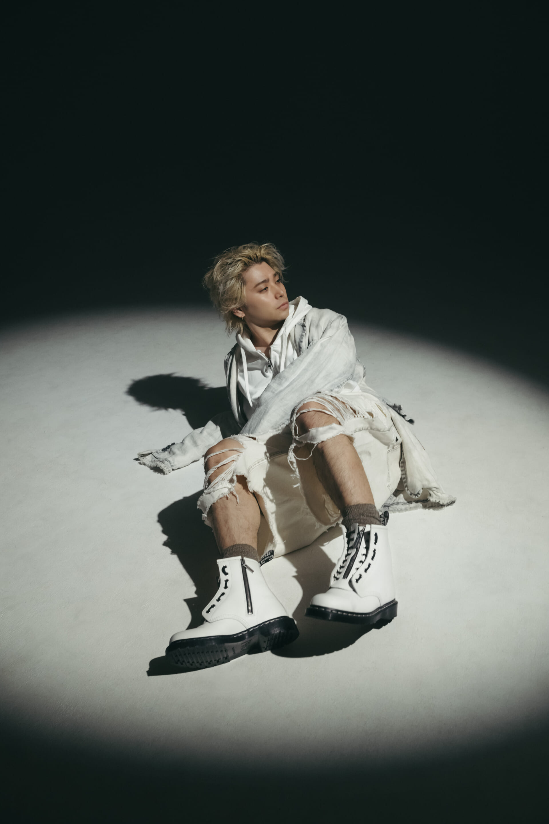 〈Dr. Martens〉2026年春夏コレクションのビジュアルに村上虹郎が登場 sub6-10-1920x2880