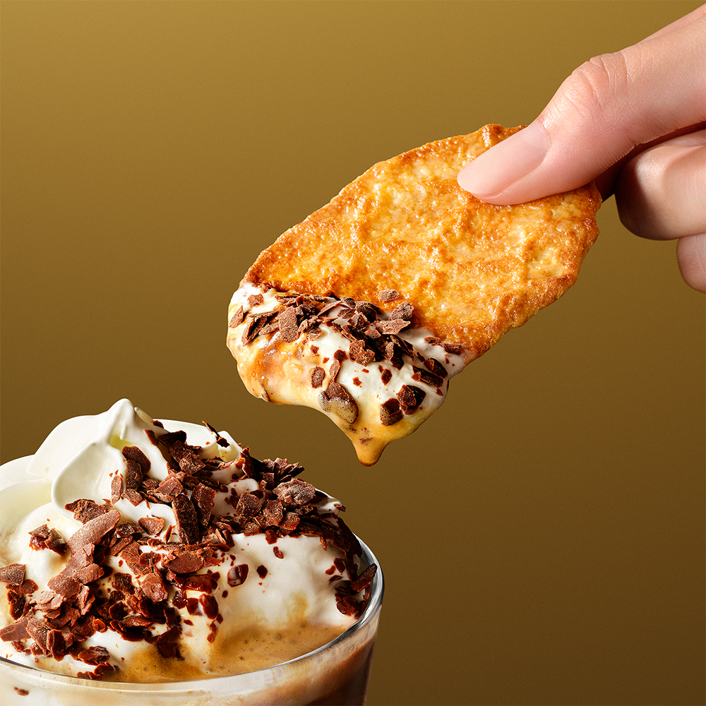 スターバックス コーヒーがバレンタインシーズンを彩るカカオ エスプレッソ アフォガード フラペチーノ®︎を発売 sub4-21