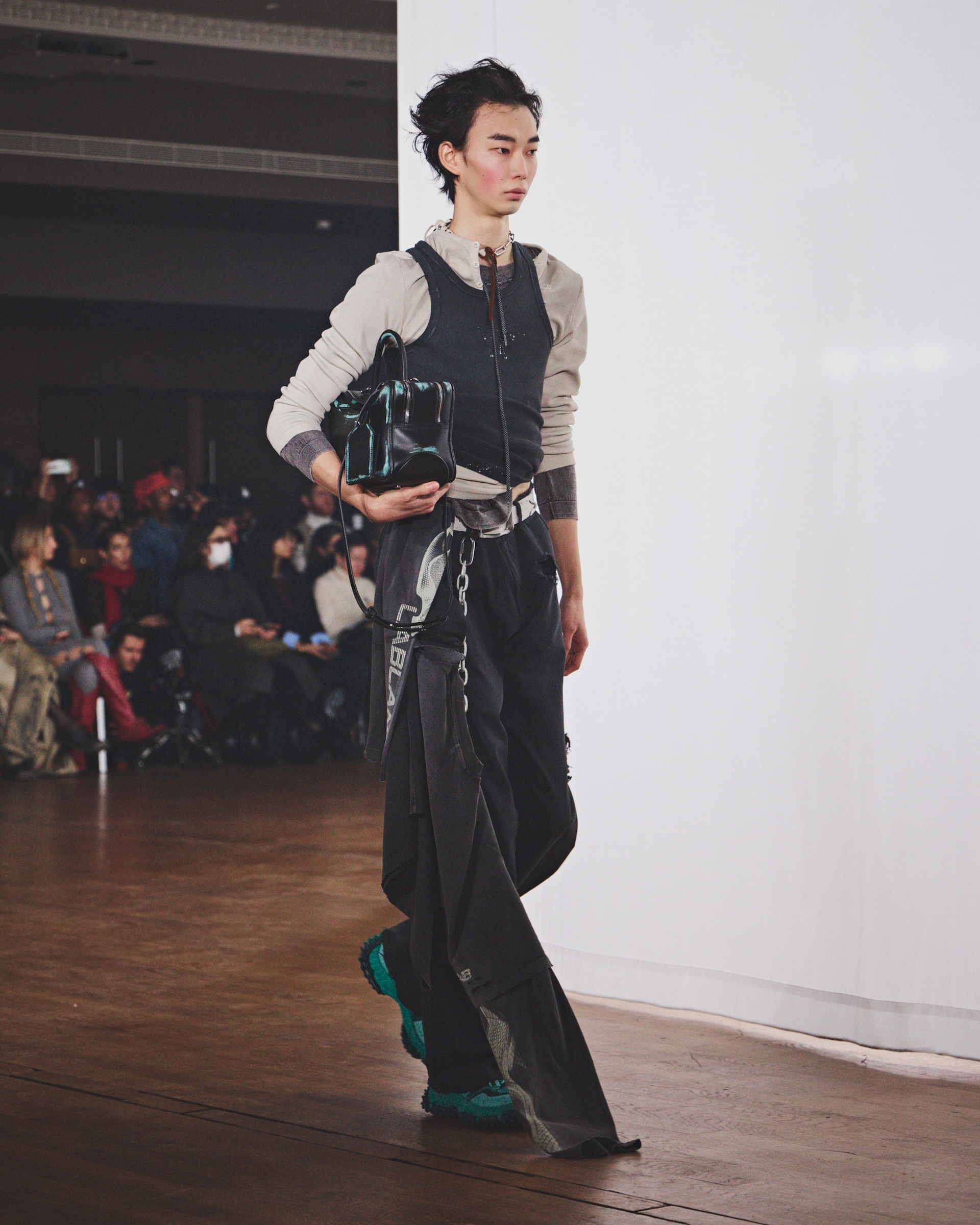 〈CAMPERLAB〉が2026年秋冬コレクションを発表 sub6-4