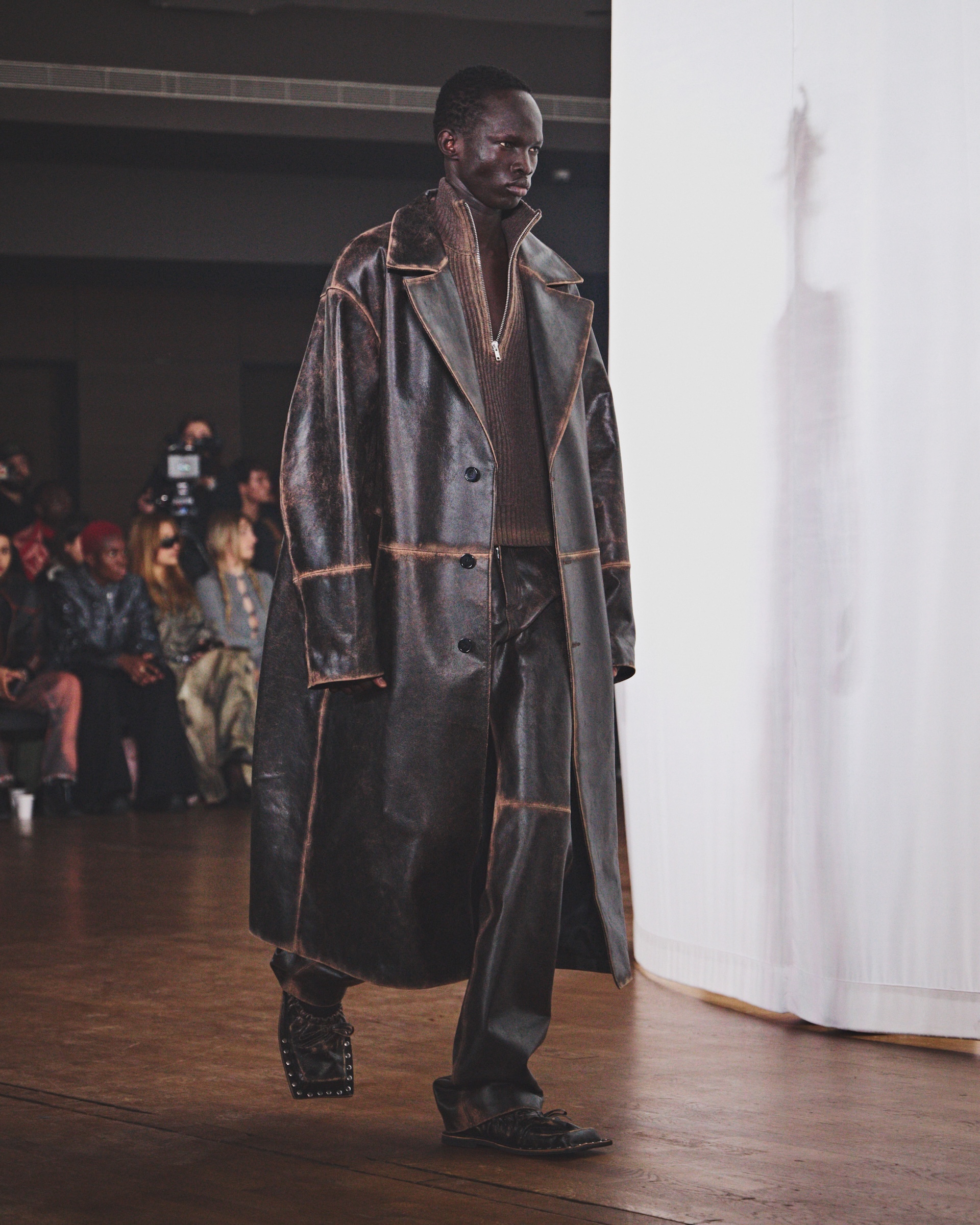 〈CAMPERLAB〉が2026年秋冬コレクションを発表 sub12-2