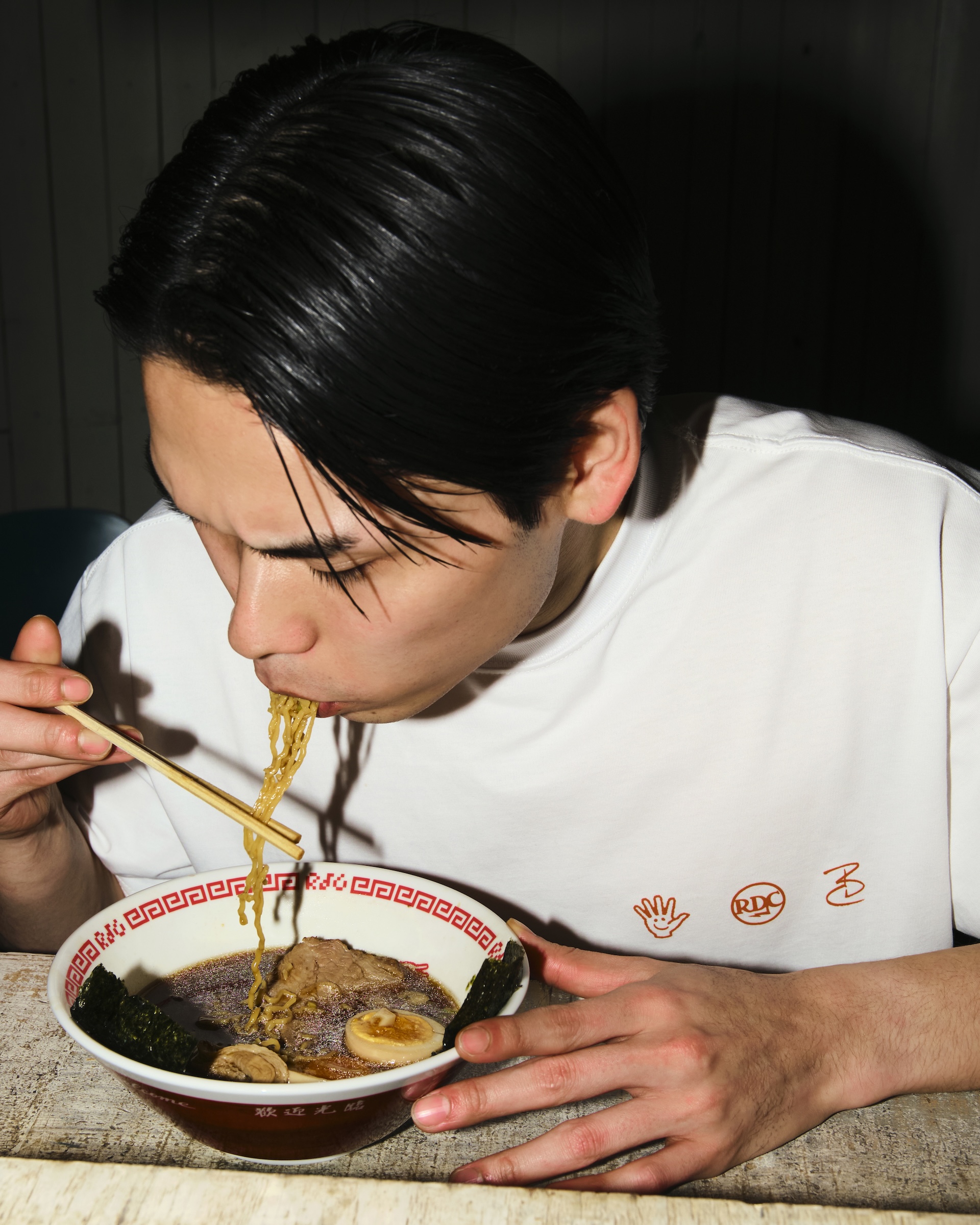 ＜Rainbow Disco Club＞が〈TRIBE WEAR〉やHAAiとのコラボを含むマーチャンダイズコレクションを発売 20260210_rdc2635035