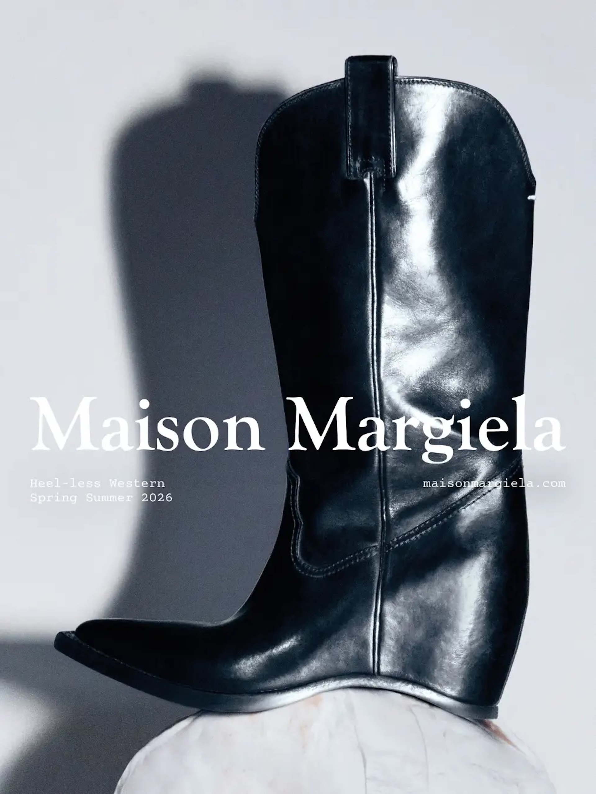 〈Maison Margiela〉が2026年春夏コレクションを記念してショートフィルムを制作 168077-4-4544d49035658e937a6164542eae5a30-2025x2700-1 〈Maison Margiela〉が2026年春夏コレクションを記念してショートフィルムを制作 168077-4-4544d49035658e937a6164542eae5a30-2025x2700-1