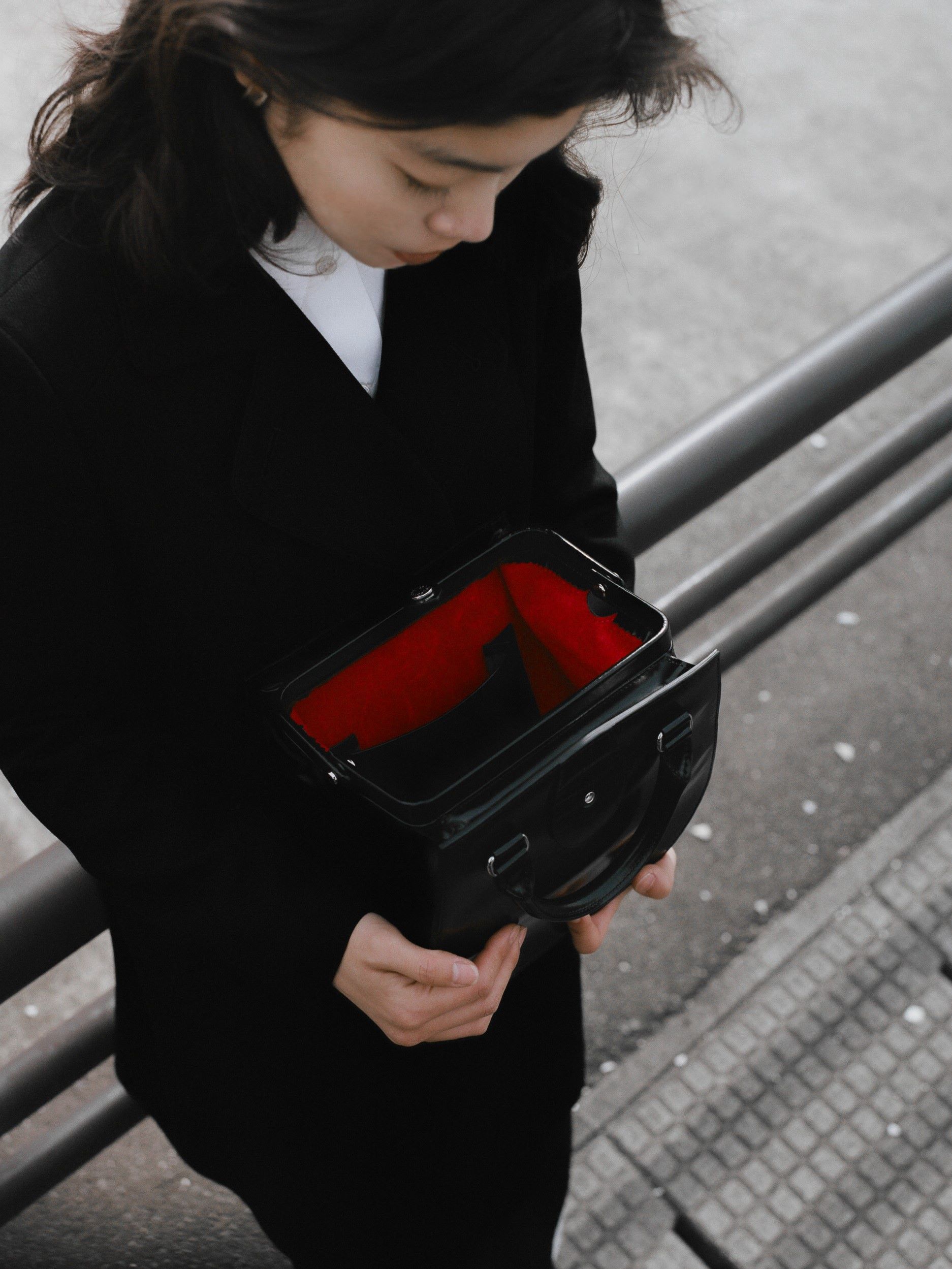 〈PORTER〉が“バスガール”をテーマにした新作バッグシリーズ “BUS GIRL”を発売 sub5-9 〈PORTER〉が“バスガール”をテーマにした新作バッグシリーズ “BUS GIRL”を発売 sub5-9