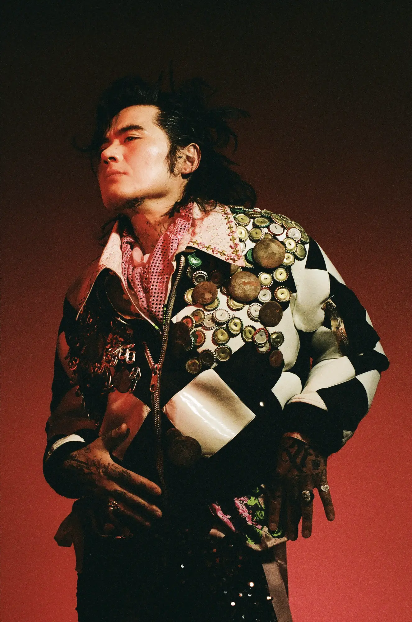 INTERVIEW： 高岩遼<br>高岩遼、別次元、再始動。“Ain’t Nobody’s Business” 000002040012