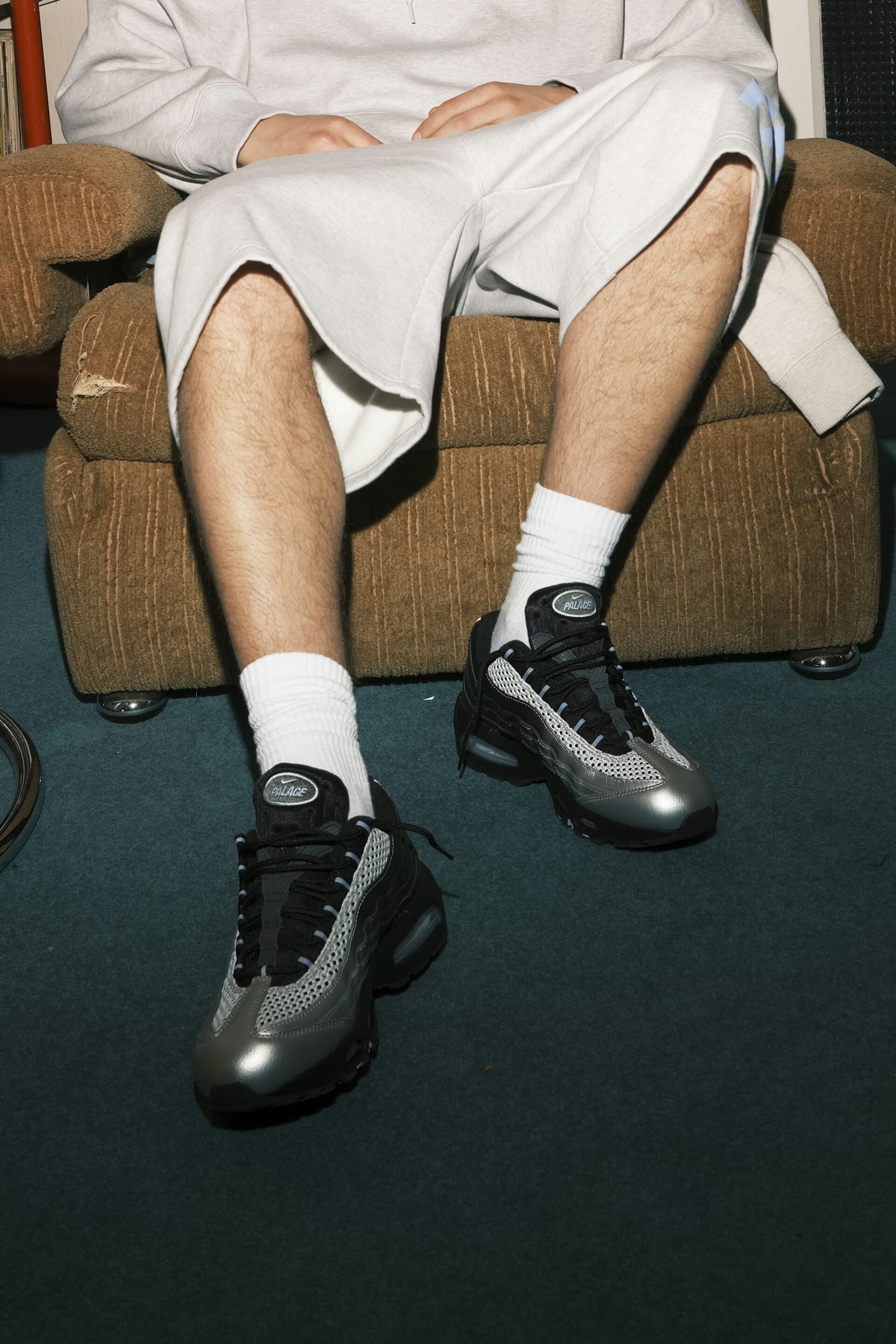 〈PALACE SKATEBOARD〉と〈Nike〉による最新コラボAir Max 95が発売 1775212796-palaceam95lores_114_fuji_0437-1920x2879 〈PALACE SKATEBOARD〉と〈Nike〉による最新コラボAir Max 95が発売 1775212796-palaceam95lores_114_fuji_0437-1920x2879