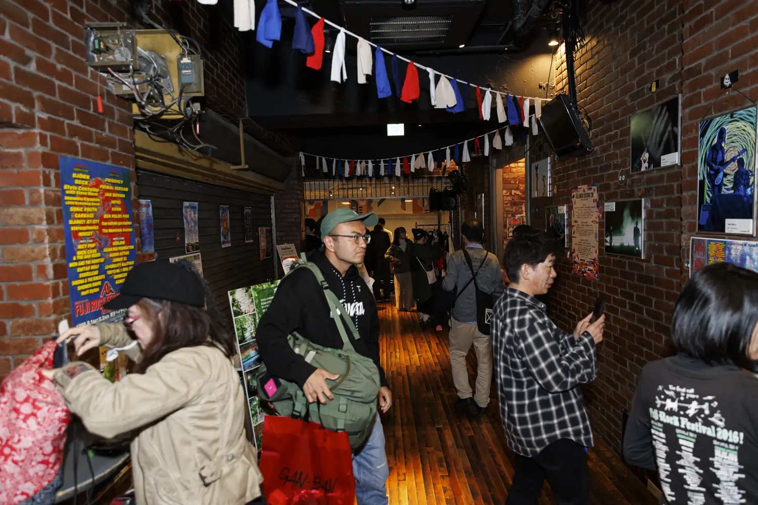 REPORT：FUJI ROCK NIGHTS<br>渋谷から苗場へ繫ぐ熱狂 09__M1A0054