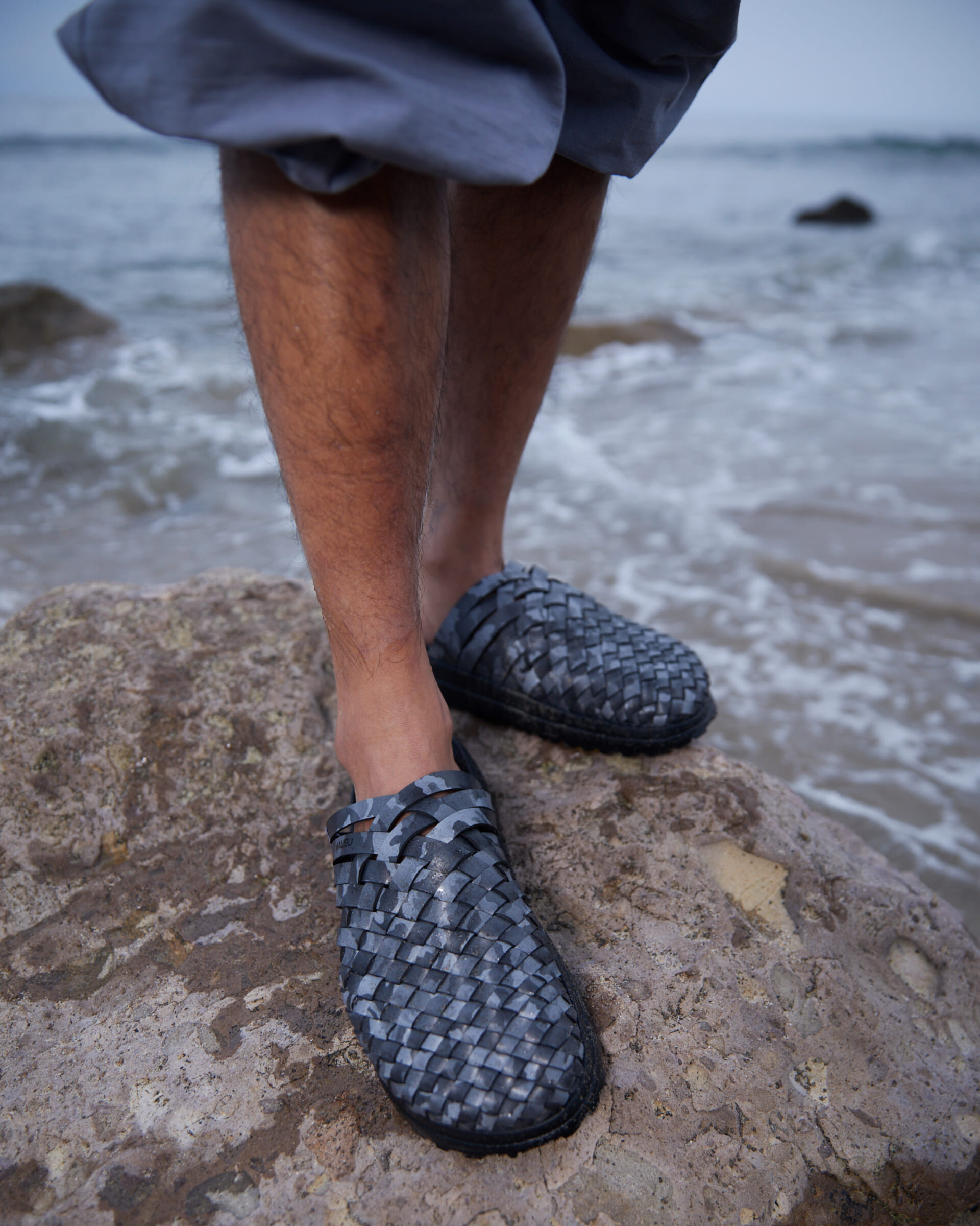 〈HUF〉が米カリフォルニア発のフットウェアブランド〈Malibu Sandals〉との初となるコラボレーションを発表 main-22-1920x2400