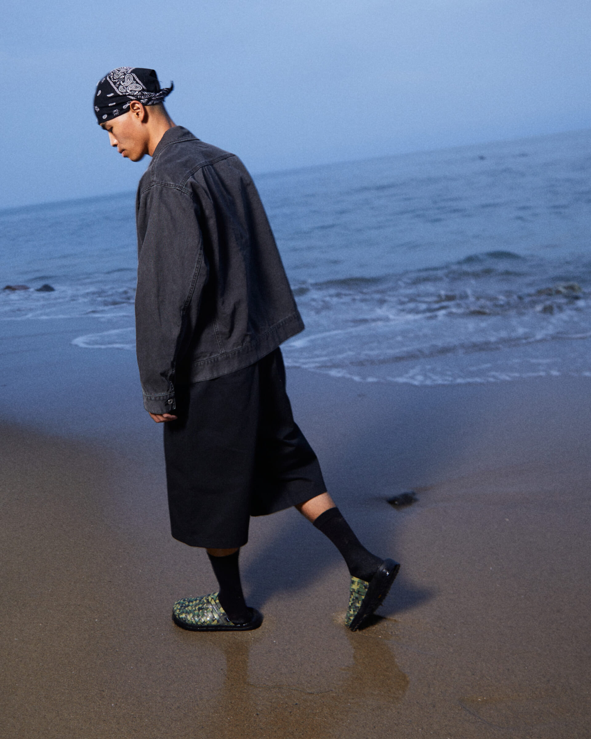 〈HUF〉が米カリフォルニア発のフットウェアブランド〈Malibu Sandals〉との初となるコラボレーションを発表 sub1-17-1920x2400