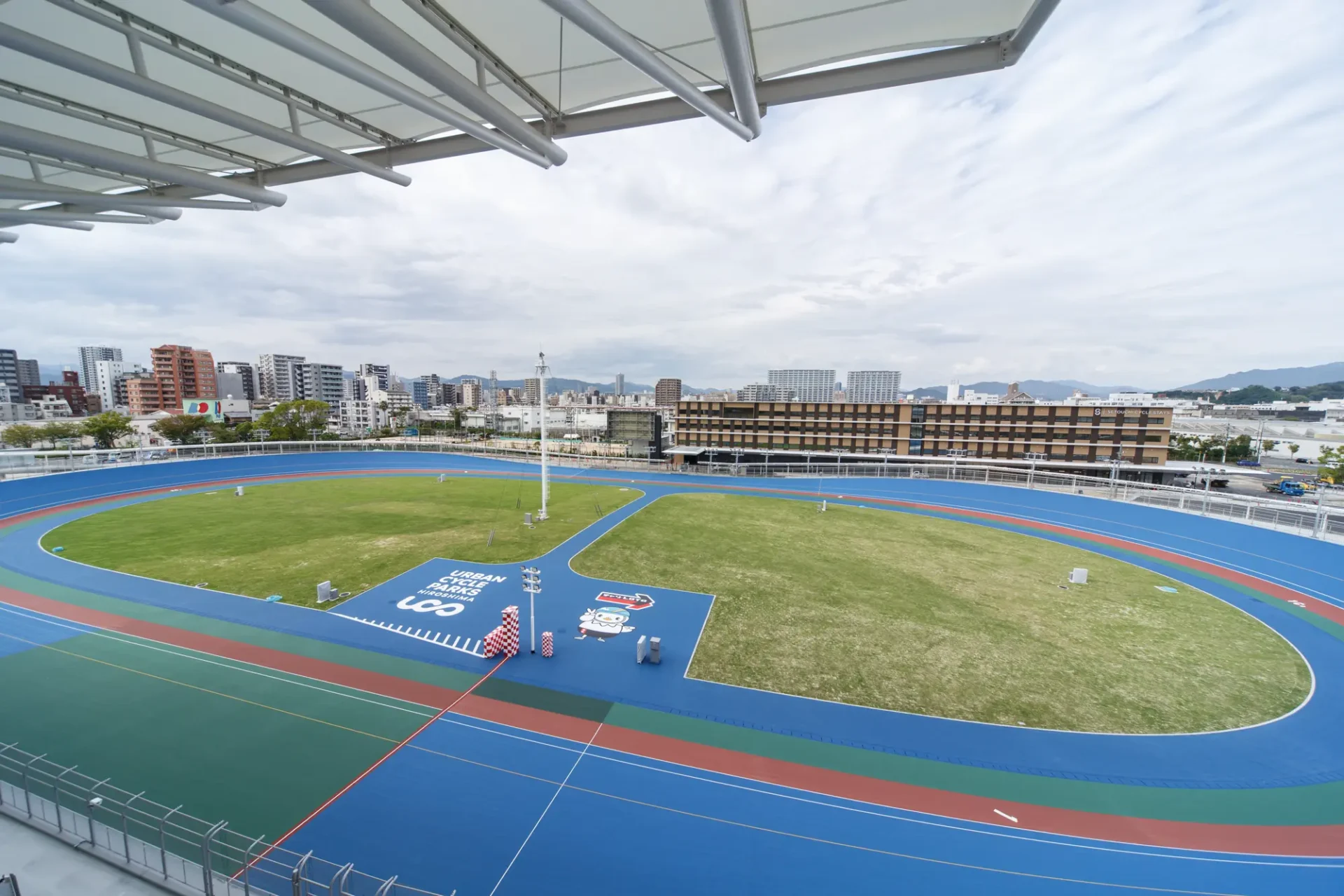 The Answer is “BICYCLE” ── <br>広島・宇品から始まる新しい自転車文化。<br>《せとうちサイクルステイズ》で、 瀬戸内の輪郭を身体に刻む旅へ。 04-1920x1280 The Answer is “BICYCLE” ── <br>広島・宇品から始まる新しい自転車文化。<br>《せとうちサイクルステイズ》で、 瀬戸内の輪郭を身体に刻む旅へ。 04-1920x1280