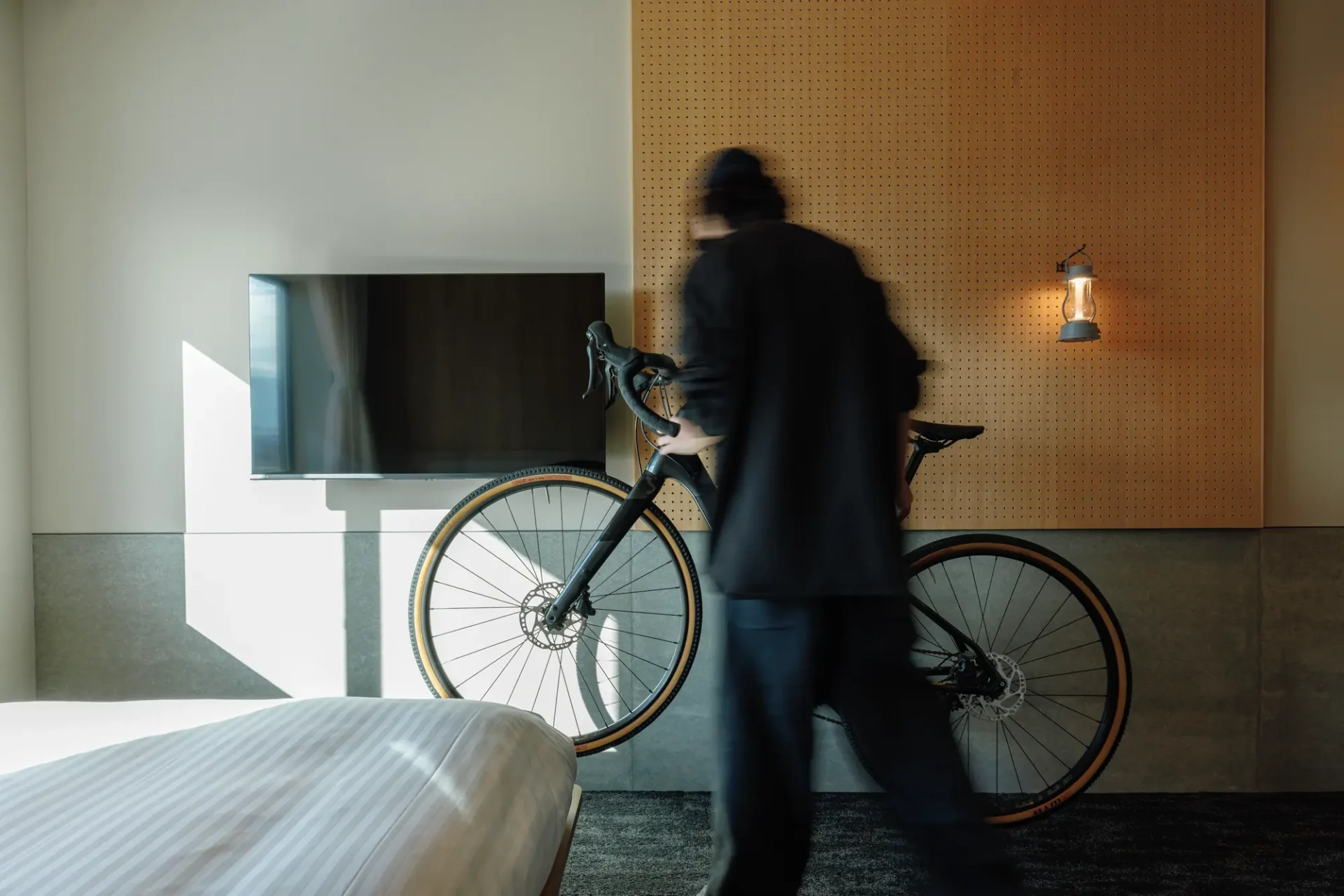 The Answer is “BICYCLE” ── <br>広島・宇品から始まる新しい自転車文化。<br>《せとうちサイクルステイズ》で、 瀬戸内の輪郭を身体に刻む旅へ。 14-1920x1280 The Answer is “BICYCLE” ── <br>広島・宇品から始まる新しい自転車文化。<br>《せとうちサイクルステイズ》で、 瀬戸内の輪郭を身体に刻む旅へ。 14-1920x1280