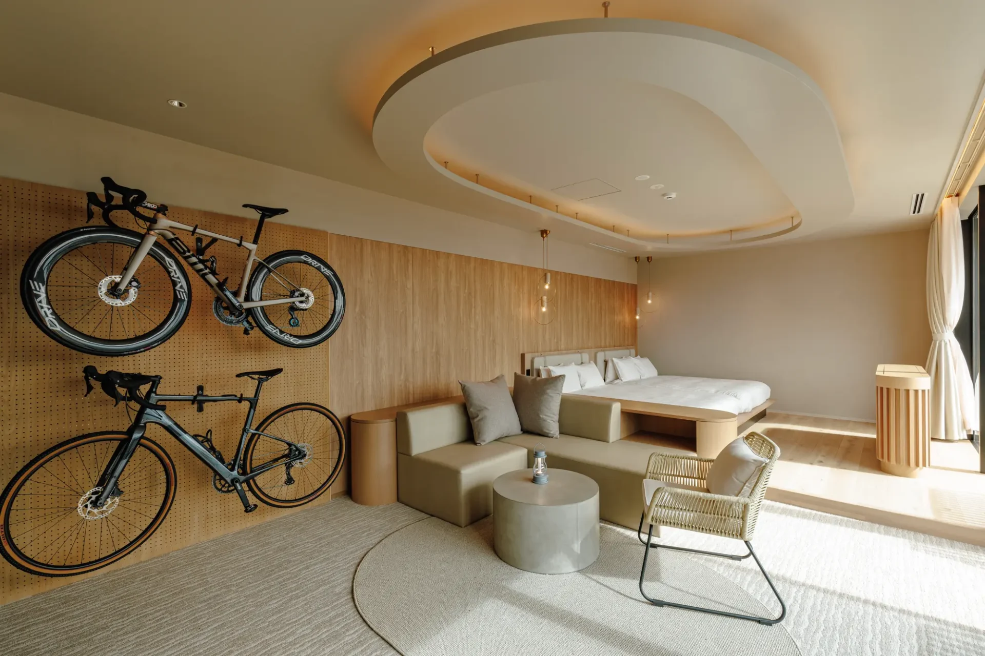 The Answer is “BICYCLE” ── <br>広島・宇品から始まる新しい自転車文化。<br>《せとうちサイクルステイズ》で、 瀬戸内の輪郭を身体に刻む旅へ。 15-1920x1280 The Answer is “BICYCLE” ── <br>広島・宇品から始まる新しい自転車文化。<br>《せとうちサイクルステイズ》で、 瀬戸内の輪郭を身体に刻む旅へ。 15-1920x1280