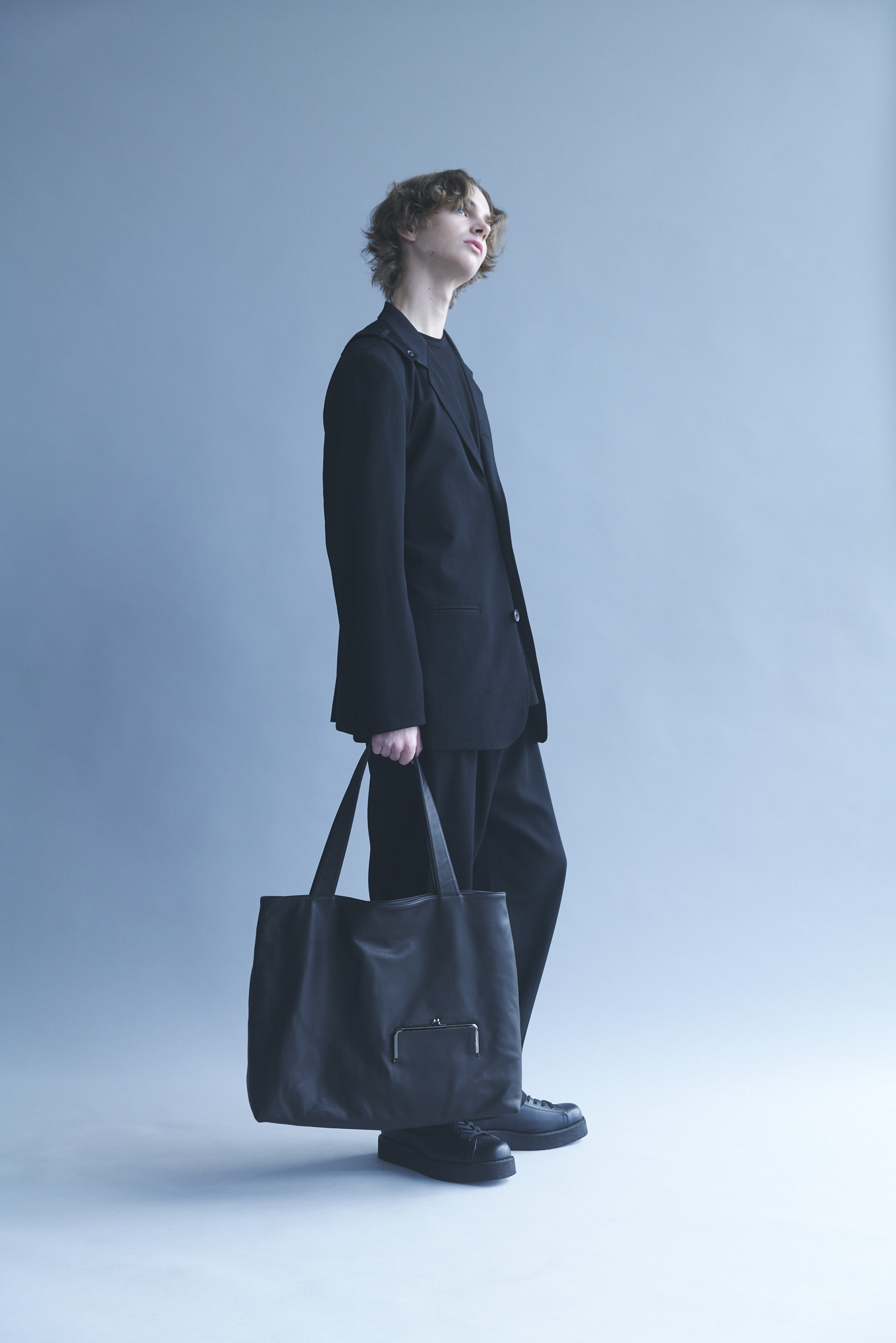 〈discord Yohji Yamamoto〉の定番 “Angular Bag”と“CLASP”シリーズから新作が登場 sub2-8