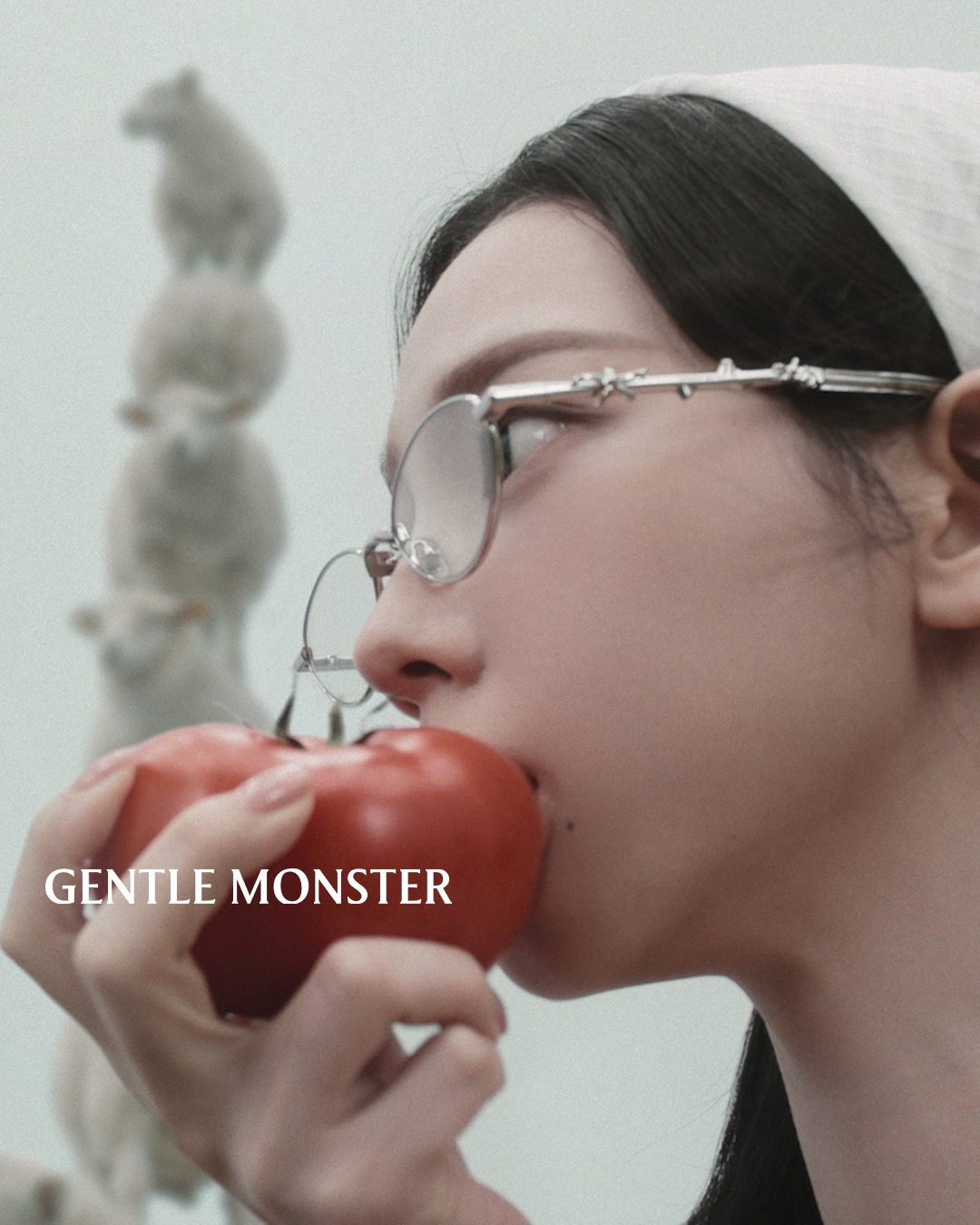 〈GENTLE MONSTER〉がaespaのKarinaを起用したVeggieコレクションのキャンペーンを発表 sub3-8 〈GENTLE MONSTER〉がaespaのKarinaを起用したVeggieコレクションのキャンペーンを発表 sub3-8