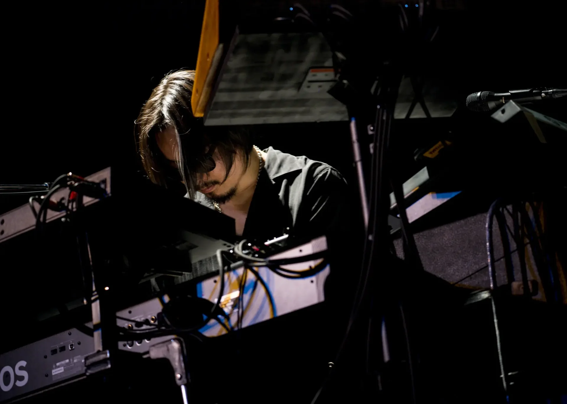 LIVE REPORT: <br>Suchmos The Blow Your Mind TOUR 2026 Suchmos × IOが示した<br>現在進行形<br>横浜から始まった<br>“Blow Your Mind”の旅 08_8--1920x1371