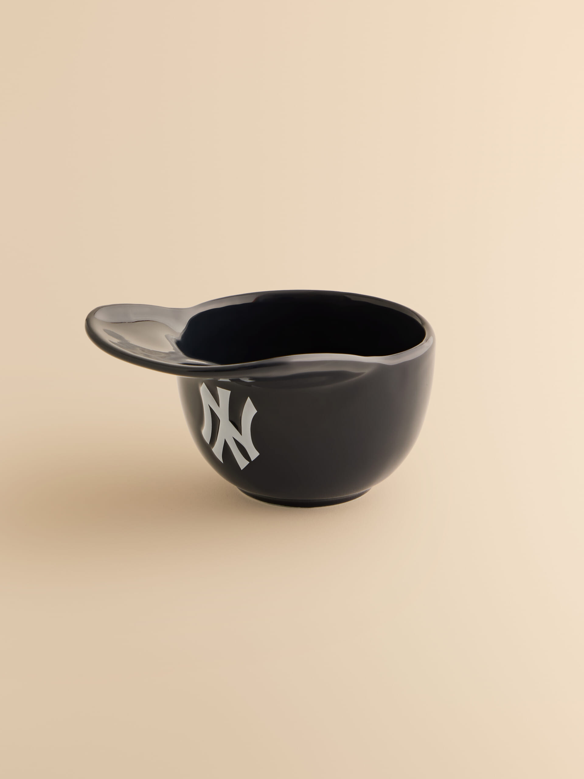 Kith Treatsから夏ならではの“ご褒美”を表現したカプセルコレクション “Summer Indulgence”が登場 Final_06-09-26-TREATS-SUMMER-INDULGENCE_32099-1920x2560