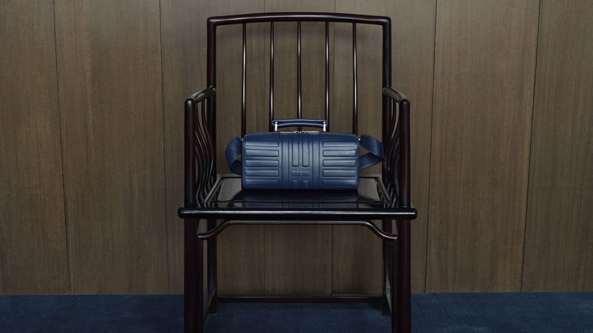 「RIMOWA」のアイコンコレクション “Original”から新定番カラー “インクブルー”が登場 sub1-9-1920x1080 「RIMOWA」のアイコンコレクション “Original”から新定番カラー “インクブルー”が登場 sub1-9-1920x1080