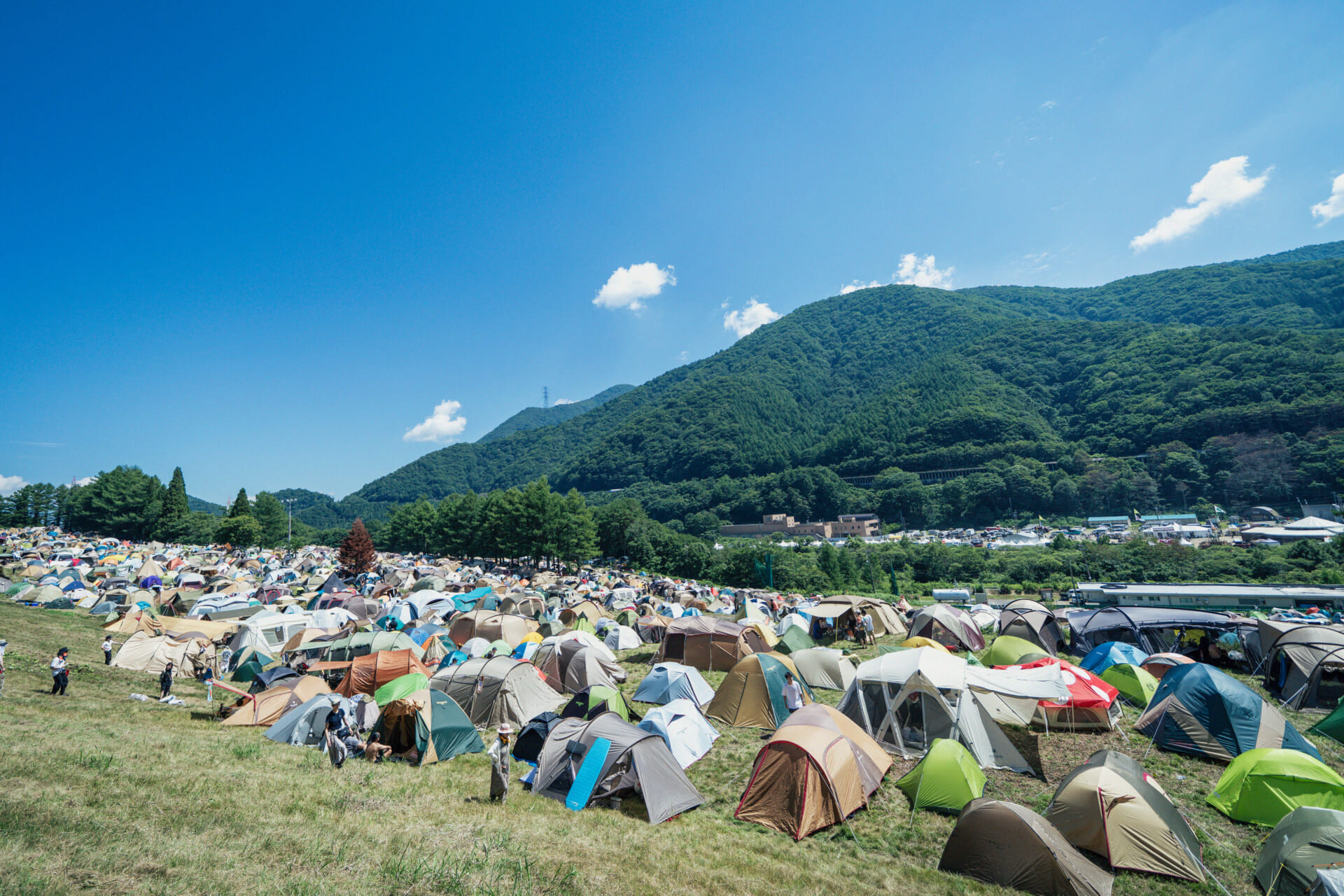 HOW TOフジロック2026: 実はハードルが低い?初心者でも安心なフジロック「カジュアルキャンプ」のススメ FRF25_star_1699-1920x1280 HOW TOフジロック2026: 実はハードルが低い?初心者でも安心なフジロック「カジュアルキャンプ」のススメ FRF25_star_1699-1920x1280