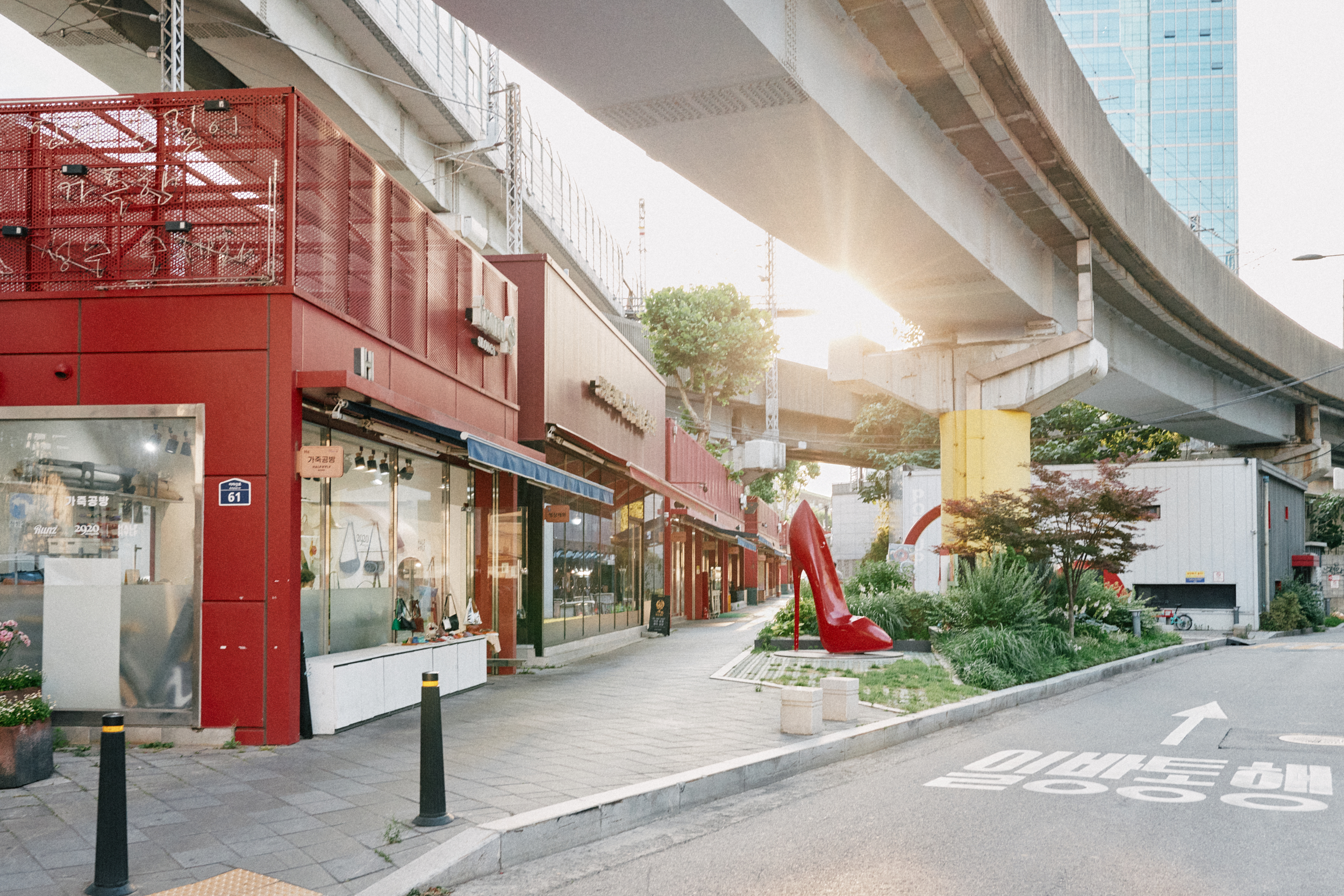 LET ME KNOW in Seoul |Kehn&Lyoが行く、カルチャーの街・聖水 LMK-photo-reportage LET ME KNOW in Seoul |Kehn&Lyoが行く、カルチャーの街・聖水 LMK-photo-reportage