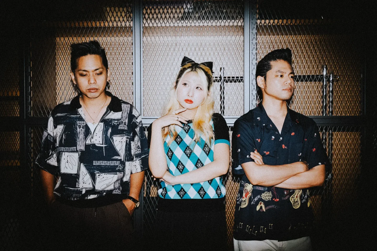 【INTERVIEW】「The Biscatsがやれば全てロカビリー」──壊して、繋いで、未来を鳴らす最新作『BLACK or PINK?』 HRF06952-1440x960 【INTERVIEW】「The Biscatsがやれば全てロカビリー」──壊して、繋いで、未来を鳴らす最新作『BLACK or PINK?』 HRF06952-1440x960