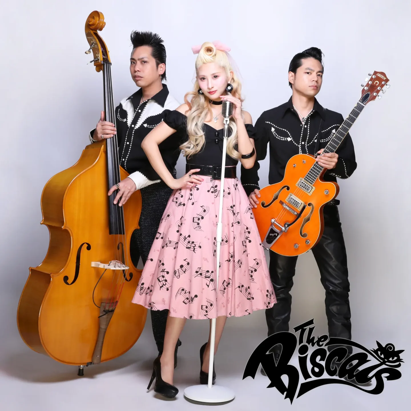 【INTERVIEW】「The Biscatsがやれば全てロカビリー」──壊して、繋いで、未来を鳴らす最新作『BLACK or PINK?』 12210f0a7276a7741ac1026506d68b38-1440x1440 【INTERVIEW】「The Biscatsがやれば全てロカビリー」──壊して、繋いで、未来を鳴らす最新作『BLACK or PINK?』 12210f0a7276a7741ac1026506d68b38-1440x1440