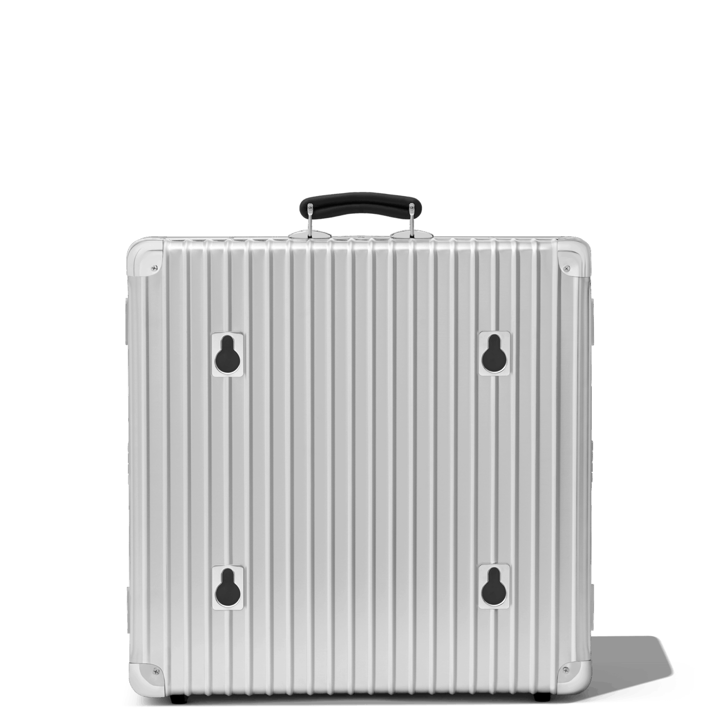 「RIMOWA」がダーツボードケースを発売 | 米俳優のウォルトン・ゴギンズを起用したキャンペーンムービーも公開 sub2-1440x1440