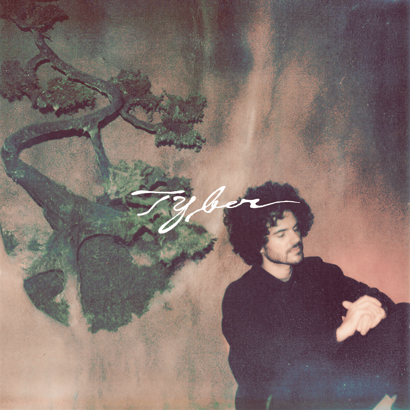 FKJが最新アルバム『Tyber』からルーシー・パーク参加による新曲 “How Much Does It Take To Shift It All”が解禁 FKJ_JK FKJが最新アルバム『Tyber』からルーシー・パーク参加による新曲 “How Much Does It Take To Shift It All”が解禁 FKJ_JK