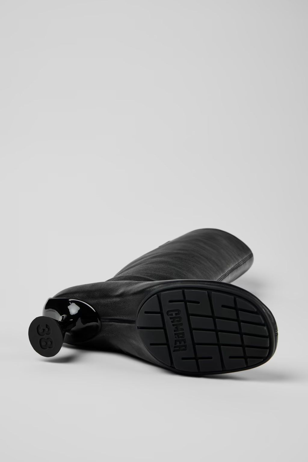 〈CAMPER〉のウィメンズシリーズ “Right”から約7年ぶりに新ヒールモデル “Right Left”が登場 sub22 〈CAMPER〉のウィメンズシリーズ “Right”から約7年ぶりに新ヒールモデル “Right Left”が登場 sub22