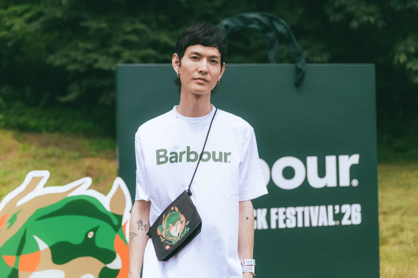 バブアーがフジロック初参戦!<br>苗場で出会う“夏のバブアー” ブースレポート&アーティストスナップ 2E5A1375-1440x960 バブアーがフジロック初参戦!<br>苗場で出会う“夏のバブアー” ブースレポート&アーティストスナップ 2E5A1375-1440x960