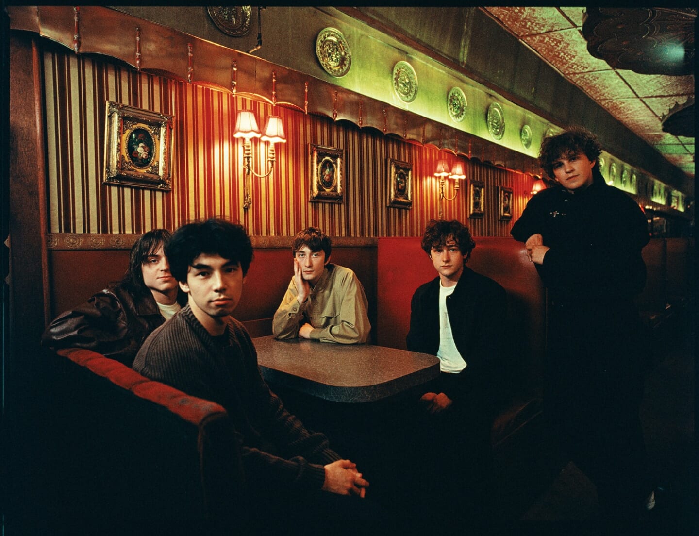 英マンチェスター出身の5人組バンド The Guest Listが待望のデビューアルバムを世界同時発売 AT6462_photo2-1440x1104 英マンチェスター出身の5人組バンド The Guest Listが待望のデビューアルバムを世界同時発売 AT6462_photo2-1440x1104