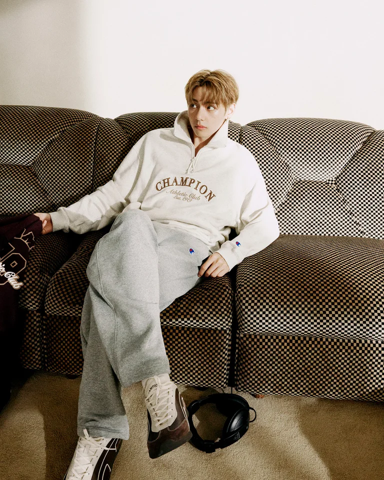 〈Champion〉がBTSのメンバー Vとのグローバルパートナーシップ締結を発表 33789-171-fb47766845b32e5cbdac8d29c492afb2-1250x1563-1 〈Champion〉がBTSのメンバー Vとのグローバルパートナーシップ締結を発表 33789-171-fb47766845b32e5cbdac8d29c492afb2-1250x1563-1