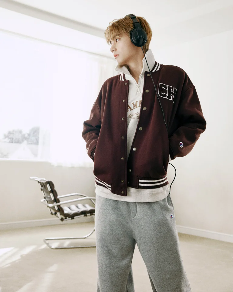 〈Champion〉がBTSのメンバー Vとのグローバルパートナーシップ締結を発表 33789-171-aad172edc5b8207fc0c25369c1fe547c-1800x2250-1 〈Champion〉がBTSのメンバー Vとのグローバルパートナーシップ締結を発表 33789-171-aad172edc5b8207fc0c25369c1fe547c-1800x2250-1