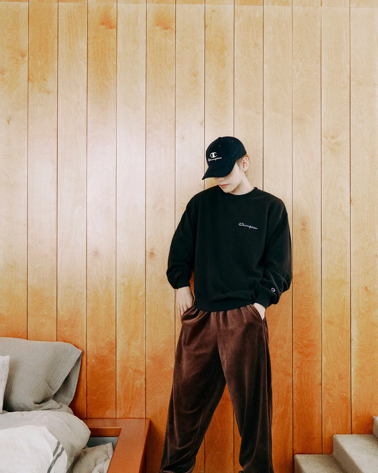 〈Champion〉がBTSのメンバー Vとのグローバルパートナーシップ締結を発表 33789-171-5ea1c30db17429ac5b42e3373a5fe632-1400x1749-1 〈Champion〉がBTSのメンバー Vとのグローバルパートナーシップ締結を発表 33789-171-5ea1c30db17429ac5b42e3373a5fe632-1400x1749-1