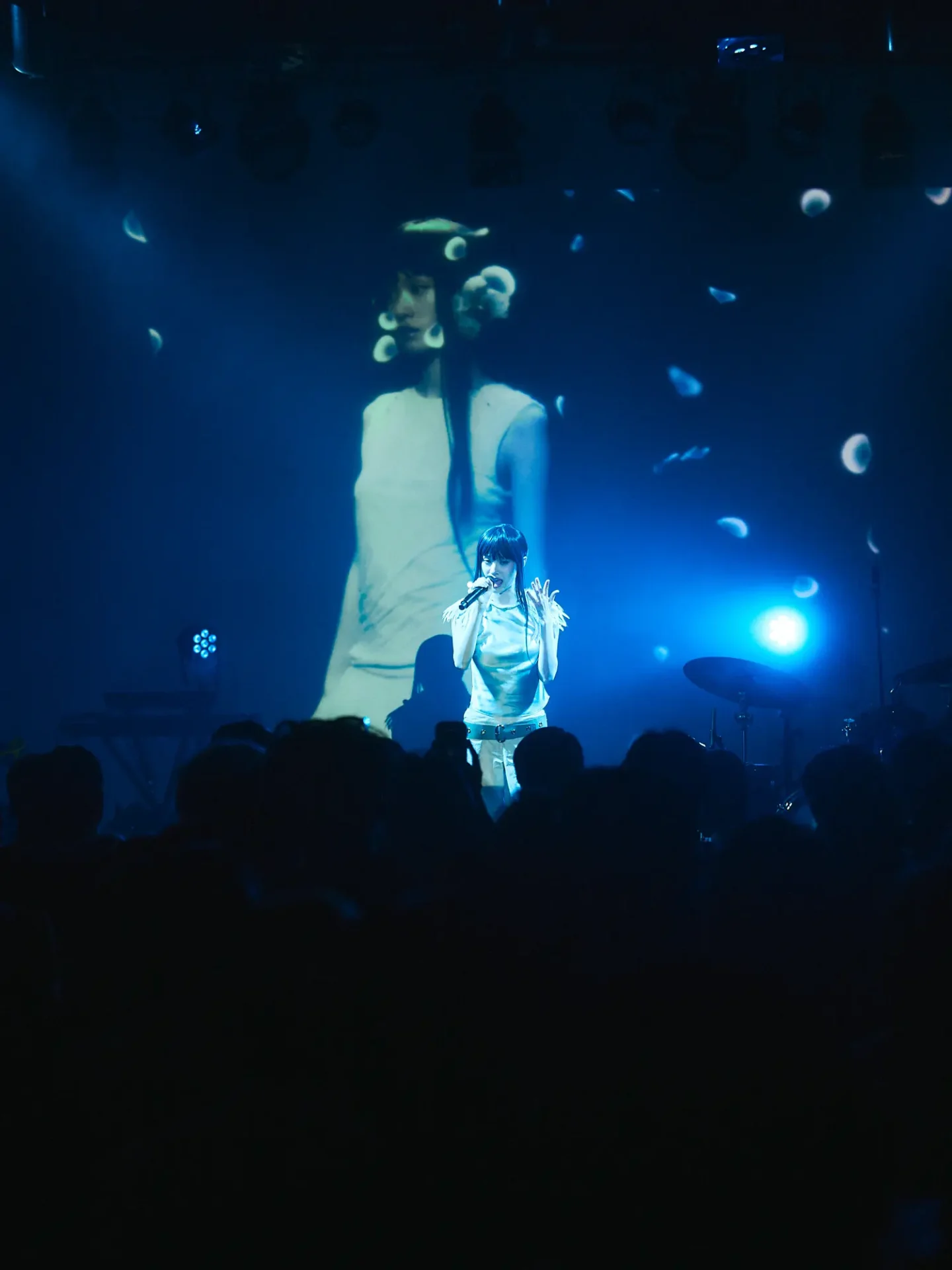 【Live Report】TOKYO SUMMER ENSEMBLE 東京、アジア、エレクトロ。──水曜日のカンパネラ、KIKI、FiFi Zhangが描いた現在地 DSC08916-1440x1920 【Live Report】TOKYO SUMMER ENSEMBLE 東京、アジア、エレクトロ。──水曜日のカンパネラ、KIKI、FiFi Zhangが描いた現在地 DSC08916-1440x1920