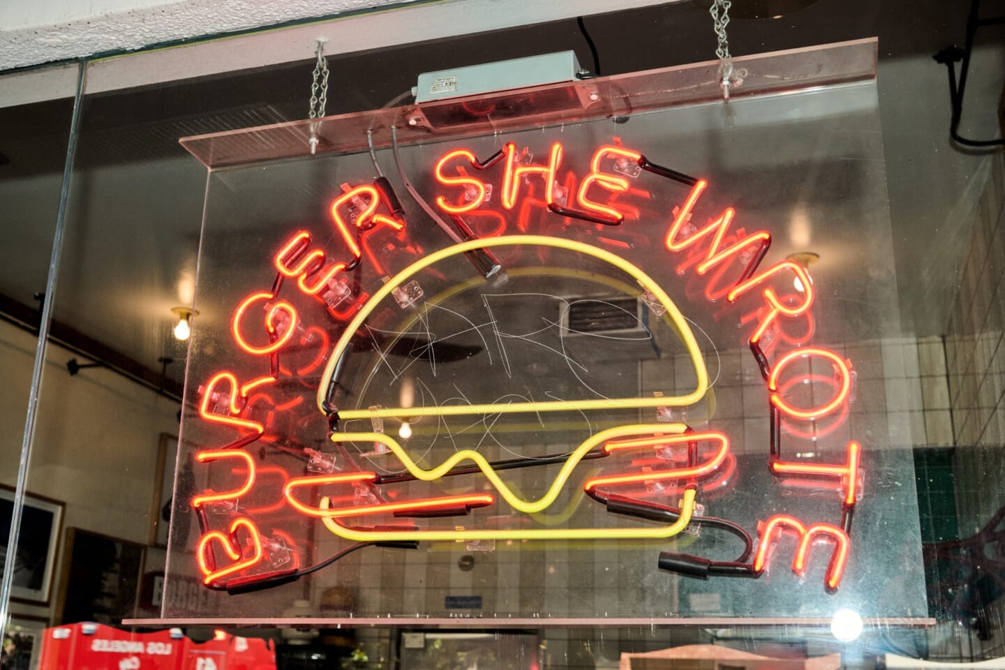 〈Brixton〉が米ロサンゼルスのバーガーショップ Burger She Wroteとのコラボレーションを発表 FA26-BRIXTON-BURGER_SHE_WROTE-B_ROLL-132-1440x960 〈Brixton〉が米ロサンゼルスのバーガーショップ Burger She Wroteとのコラボレーションを発表 FA26-BRIXTON-BURGER_SHE_WROTE-B_ROLL-132-1440x960