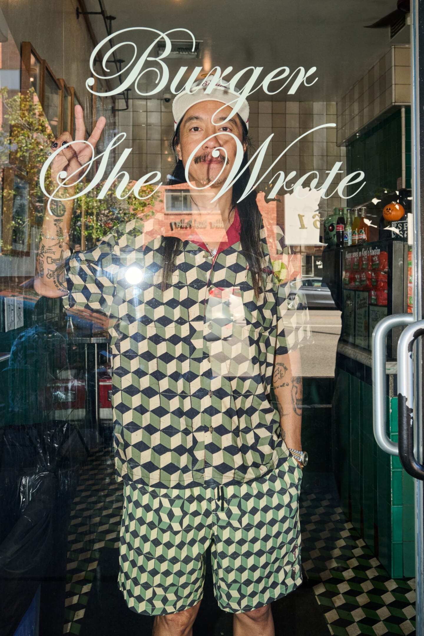 〈Brixton〉が米ロサンゼルスのバーガーショップ Burger She Wroteとのコラボレーションを発表 FA26-BRIXTON-BURGER_SHE_WROTE-BSW_SHORT_SLEEVE_WOVEN-103-1440x2160 〈Brixton〉が米ロサンゼルスのバーガーショップ Burger She Wroteとのコラボレーションを発表 FA26-BRIXTON-BURGER_SHE_WROTE-BSW_SHORT_SLEEVE_WOVEN-103-1440x2160