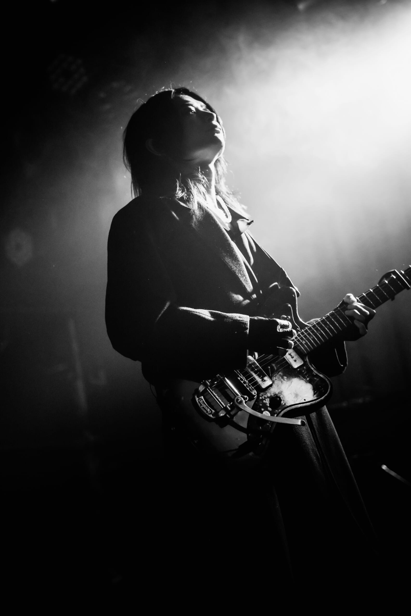 LET ME KNOW、初のアルバムツアーで掴んだ“自分たちらしいライブ”|『Still Romance』から『Re: Still Romance』へ lmk_1strelease-tour2026_kehn_solo-scaled LET ME KNOW、初のアルバムツアーで掴んだ“自分たちらしいライブ”|『Still Romance』から『Re: Still Romance』へ lmk_1strelease-tour2026_kehn_solo-scaled
