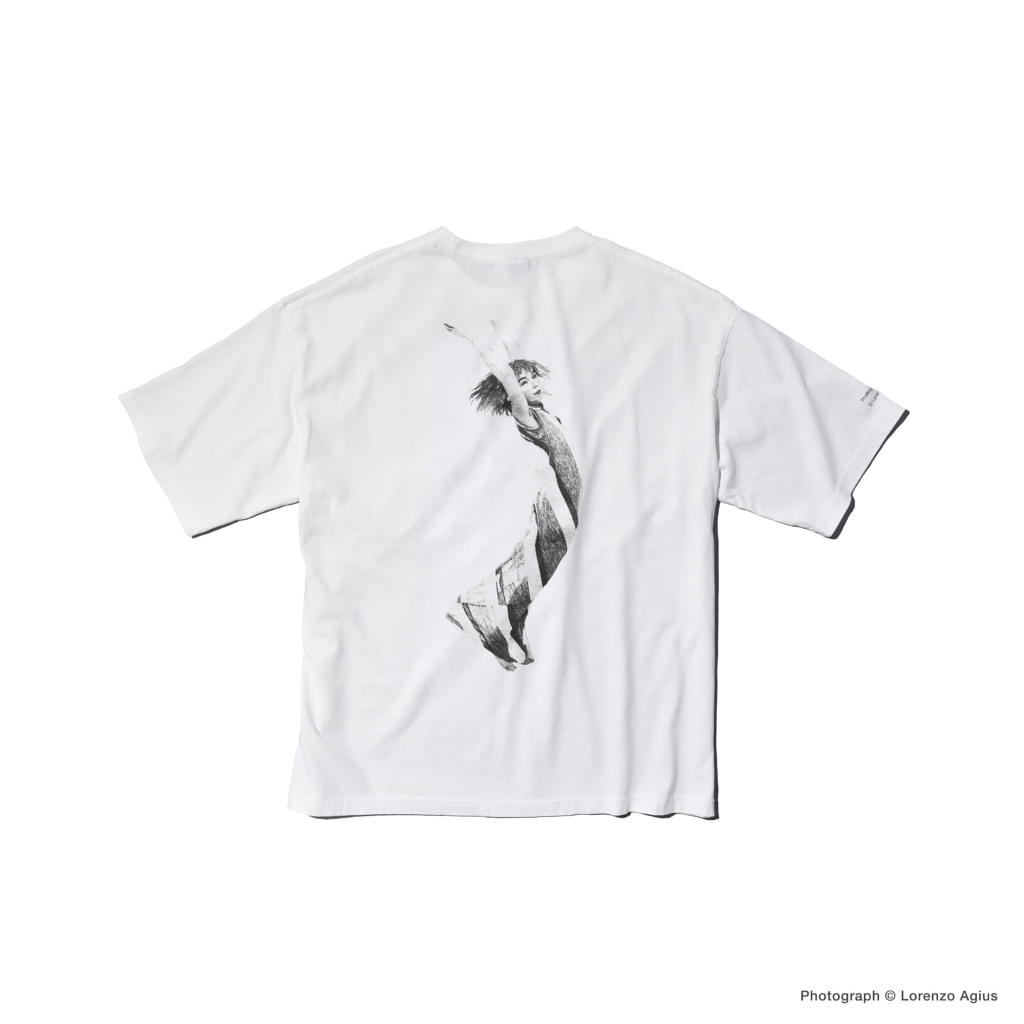 カルチャーレーベル〈Behind the Scenes®︎〉が1990年代に撮影されたBjörkのアーカイブフォトTシャツを発売 sub2-8-1440x1440