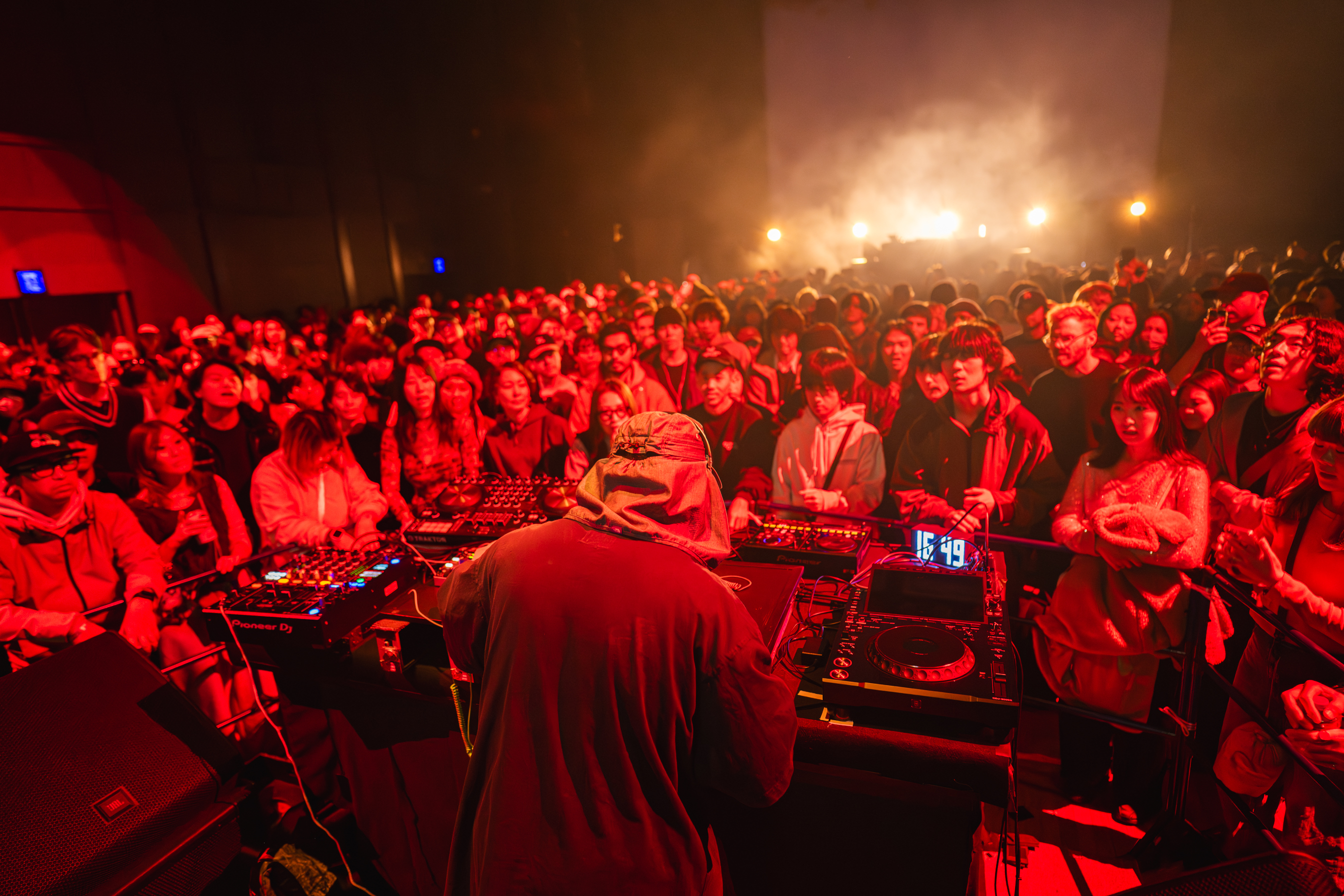 Nujabes Metaphorical Ensemble、The Orbが出演|年末の音楽祭<flows>が恵比寿・The Garden Hallで開催 02-3_flows Nujabes Metaphorical Ensemble、The Orbが出演|年末の音楽祭<flows>が恵比寿・The Garden Hallで開催 02-3_flows