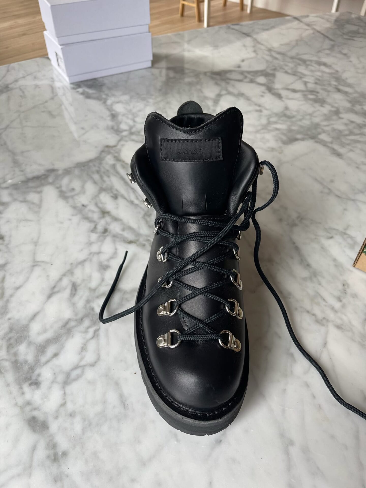 〈JJJJound〉が〈Danner〉との最新コラボレーションを発表 SnapInsta.to_868922861_18641768044052793_9111248481593367115_n-1440x1920