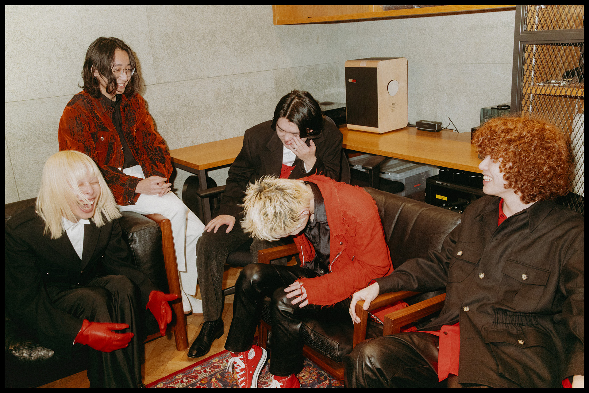 武者修行の先で辿り着いた“美徳”──luvが鳴らす、新境地“Ohaguro” luv-band_472377_05