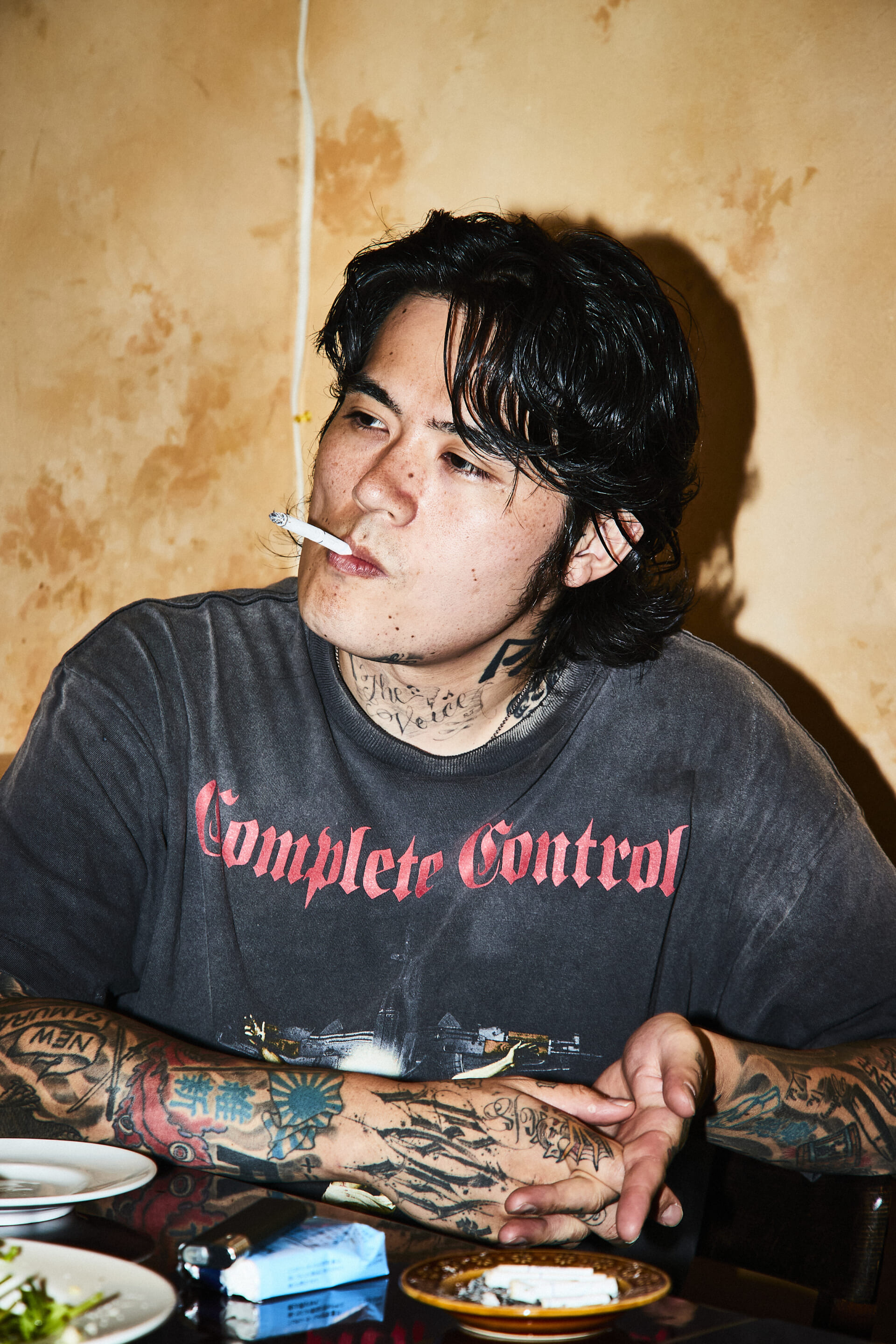 【INTERVIEW】高岩遼　“なにもない”男が歌うジャズへの愛──7年ぶりのフルアルバム『TAKAIWA』 54I6096-1920x2880