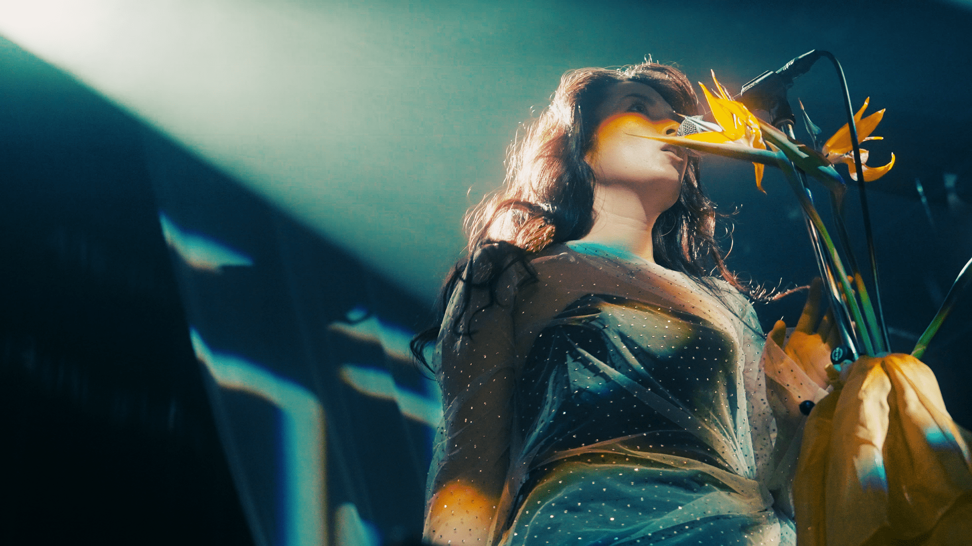 LIVE REPORT:Eminata〈to be a bird〉 飛ぶことを恐れず、傷をも抱えて空へ d86ee8fa8b7ae92528791c7cabaf4a3e LIVE REPORT:Eminata〈to be a bird〉 飛ぶことを恐れず、傷をも抱えて空へ d86ee8fa8b7ae92528791c7cabaf4a3e