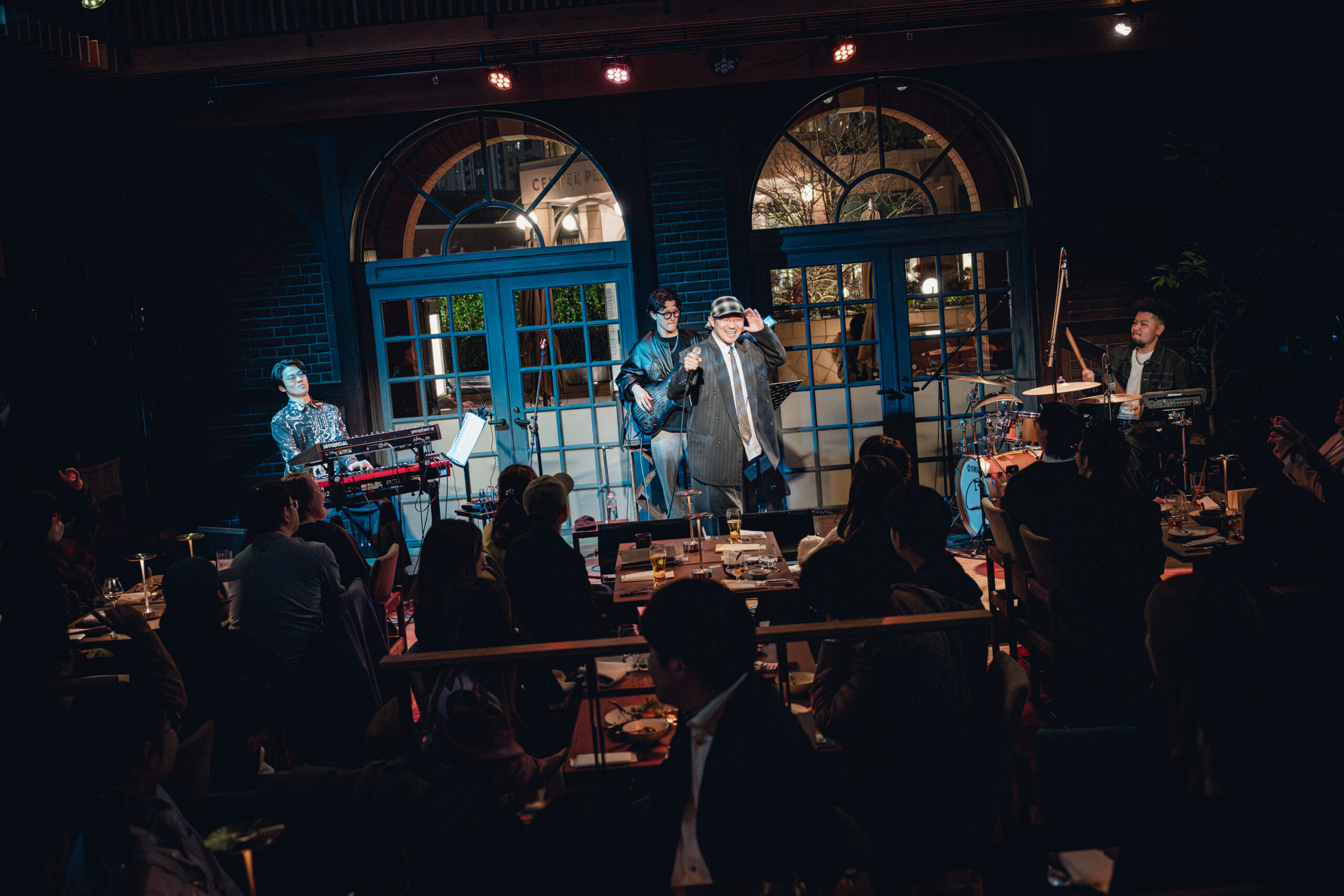 【REPORT】 ZIN × Som 「BLUEW」が醸成する、共に生き抜くための意志。 DSC_8136-scaled